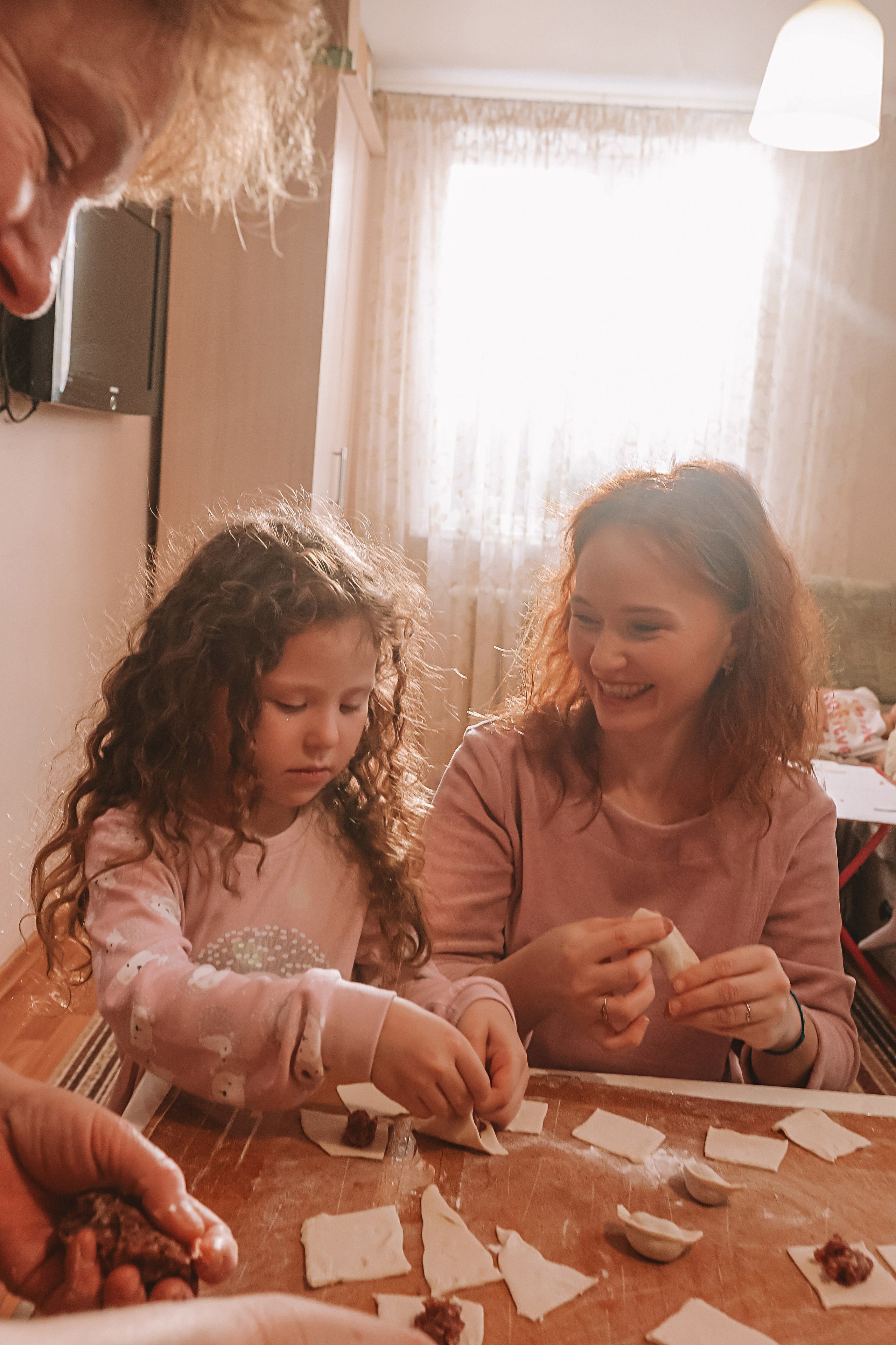 Большая семья репортаж. Семейный фотограф Тюмень, фотограф на роды Салмина Мария