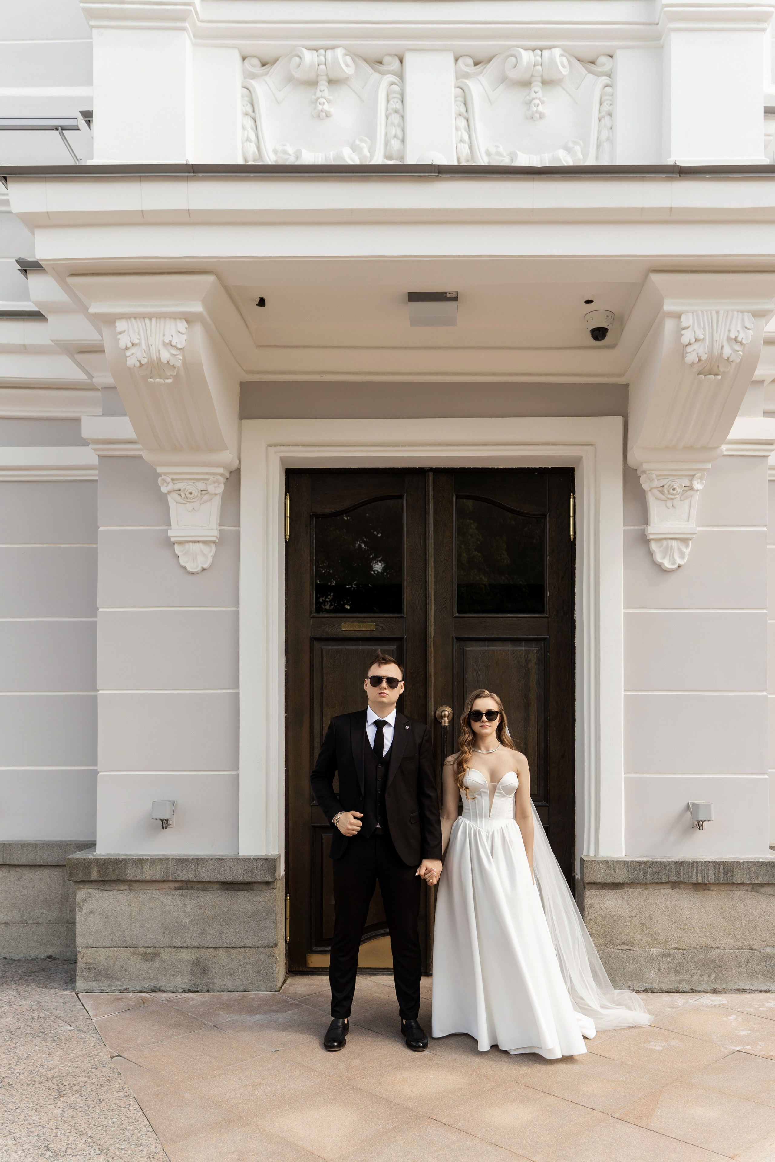 Свадебная фотосессия в Екатеринбурге, фотосессия у Оперного театра, сборы в отеле. Фотограф Татьяна Мамонтова