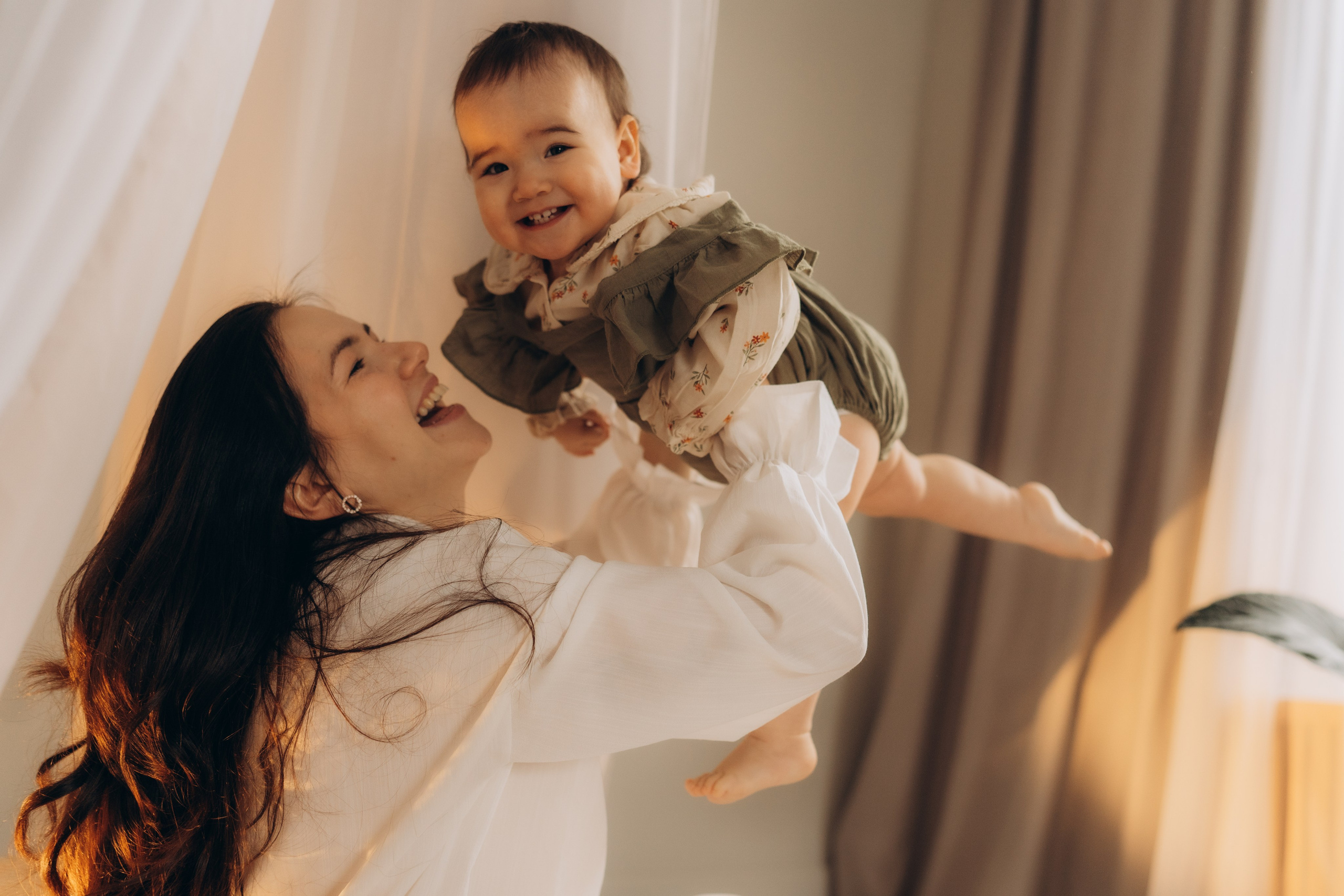 Мама с дочкой, банные процедуры. Семейный фотограф в Казани