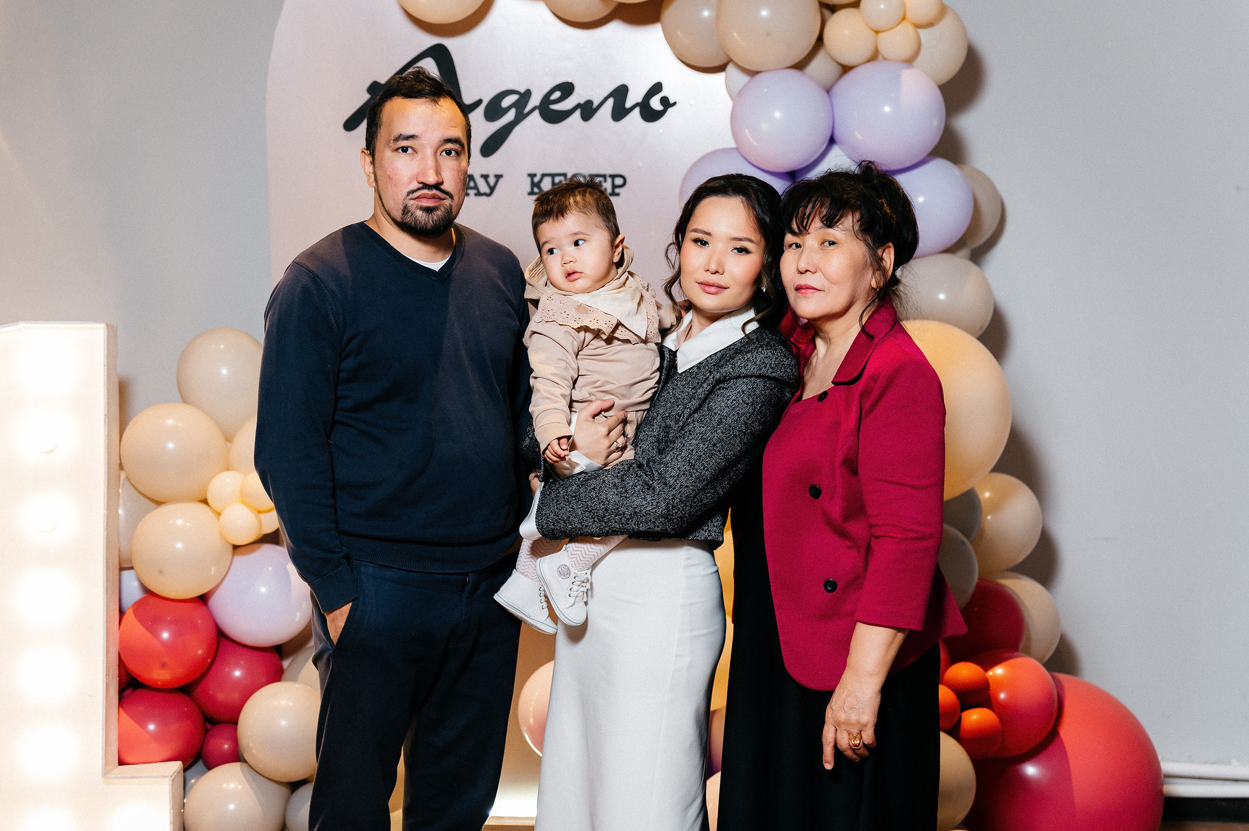 Адель, 1 год. Фотограф в Алматы — Алексей Коньков | Репортаж, свадьбы, портреты