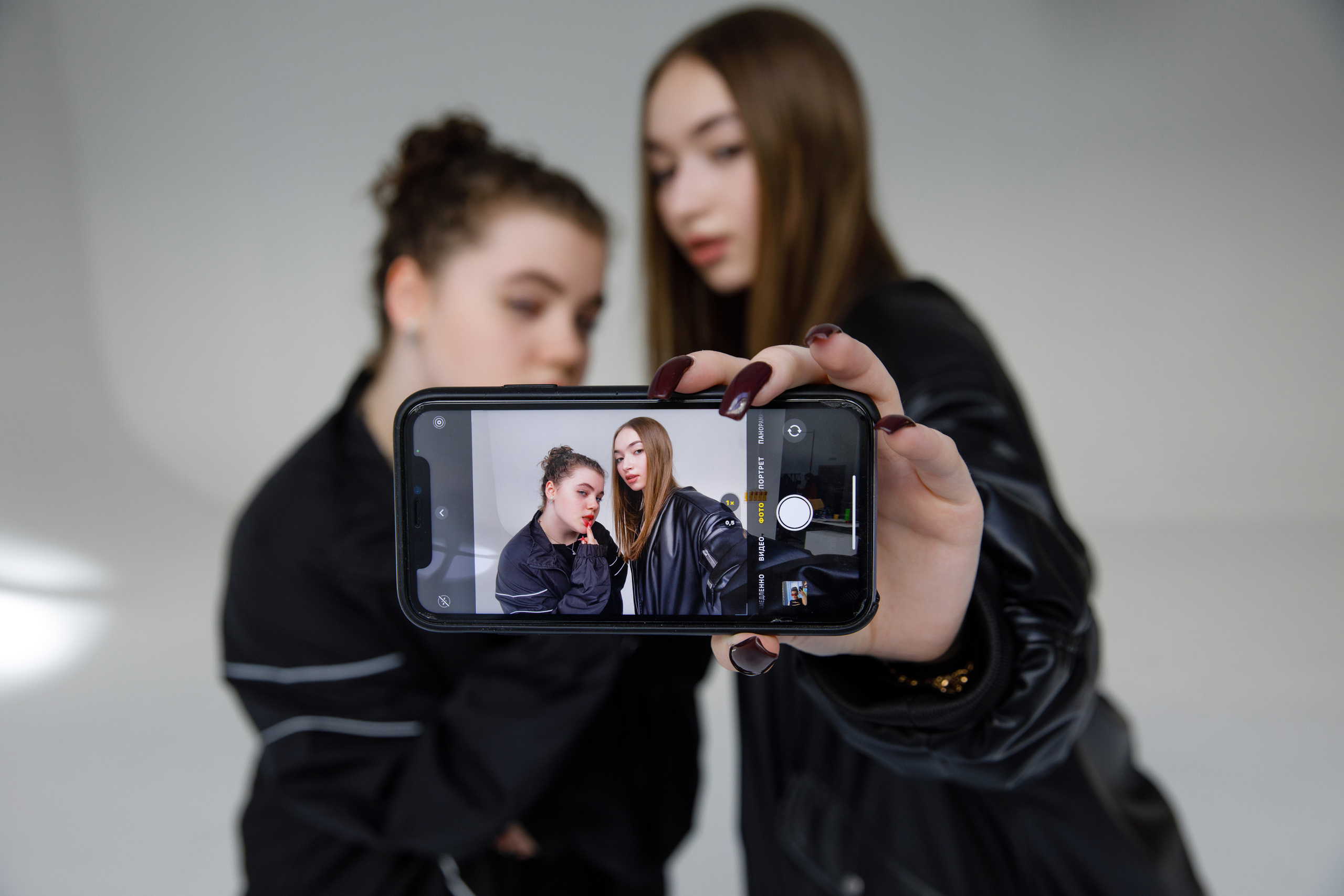 11 Ч школа 2107. Выпускные альбомы в Москве FOTOVMESTE