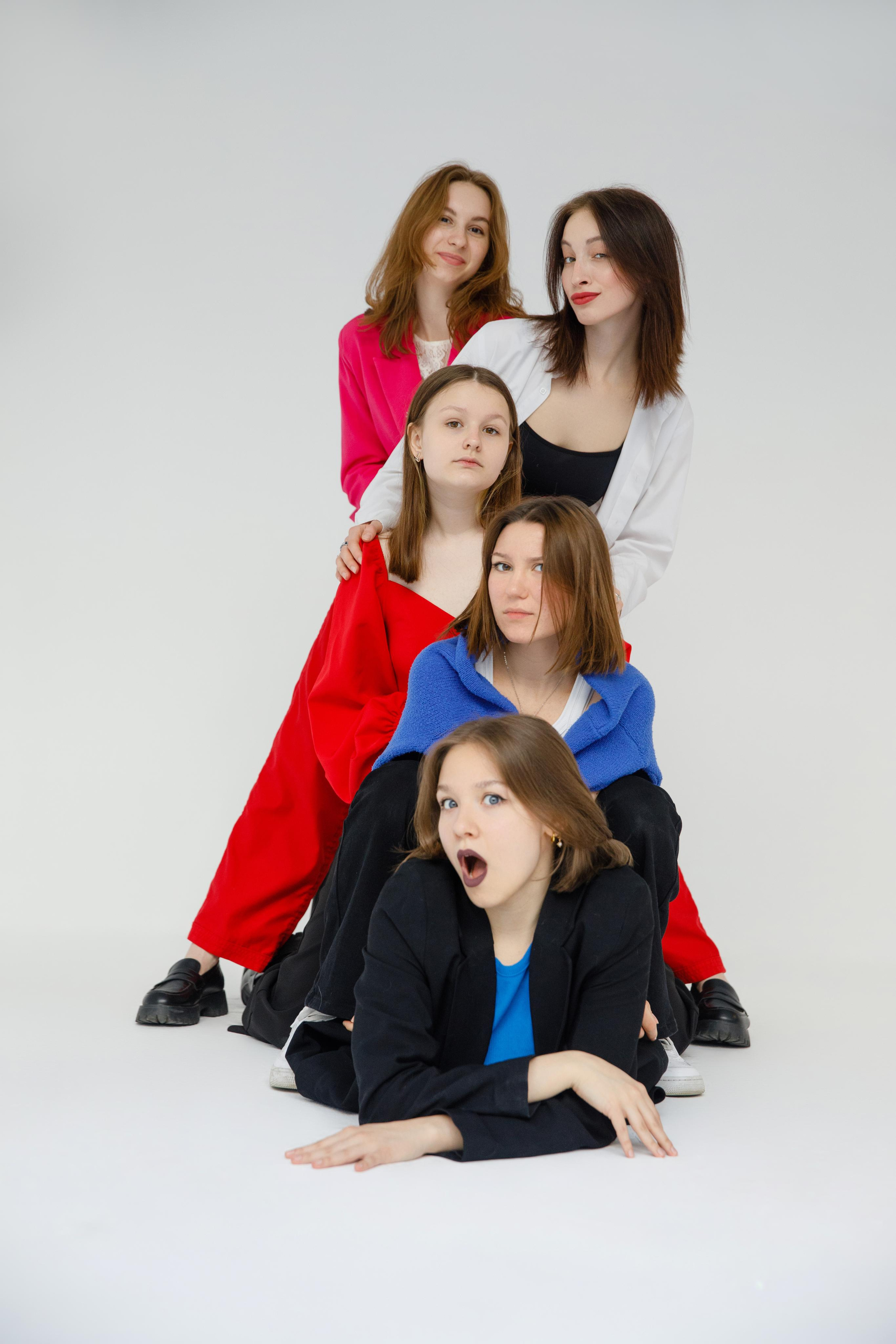 11 Ч школа 2107. Выпускные альбомы в Москве FOTOVMESTE