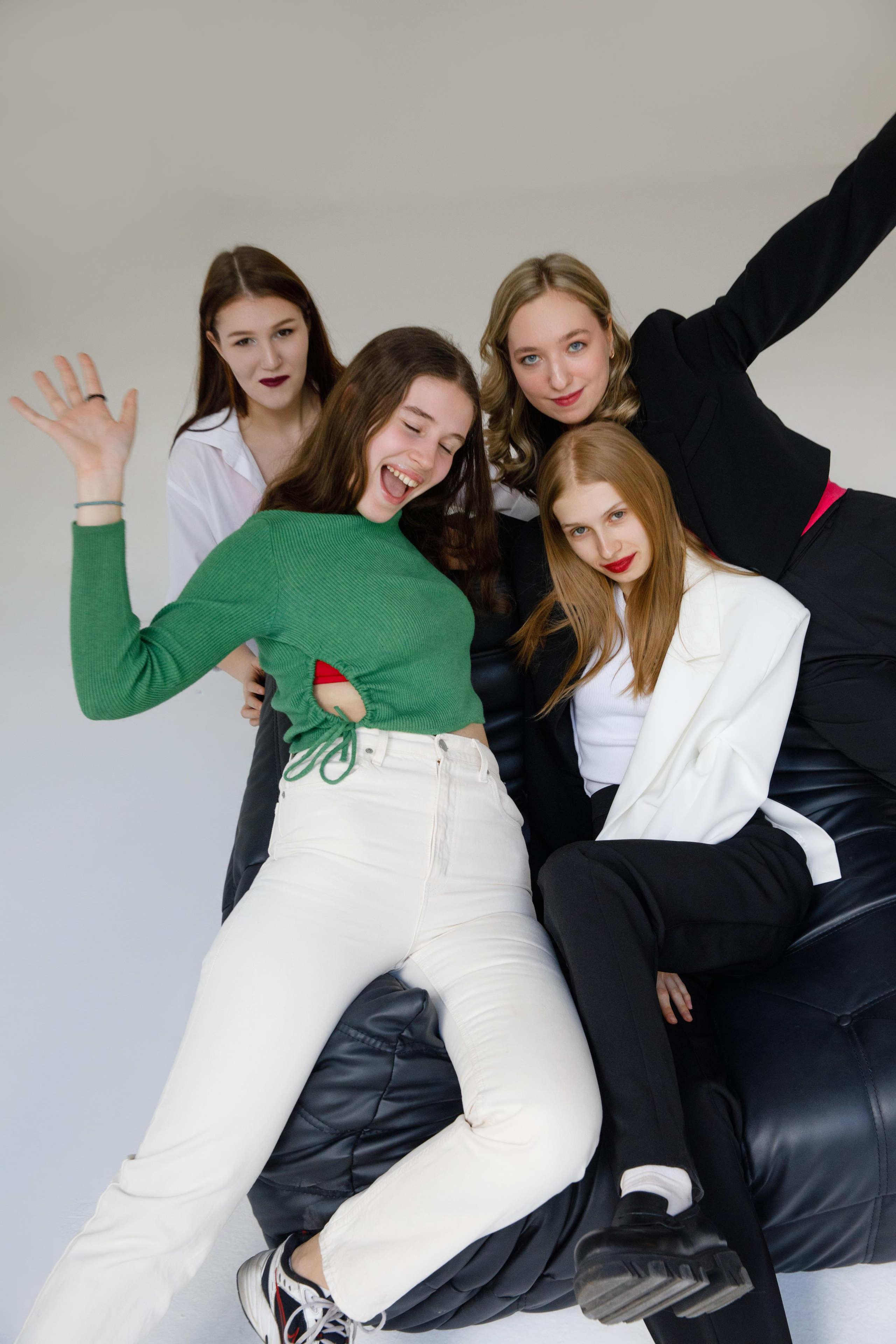 11 Ч школа 2107. Выпускные альбомы в Москве FOTOVMESTE