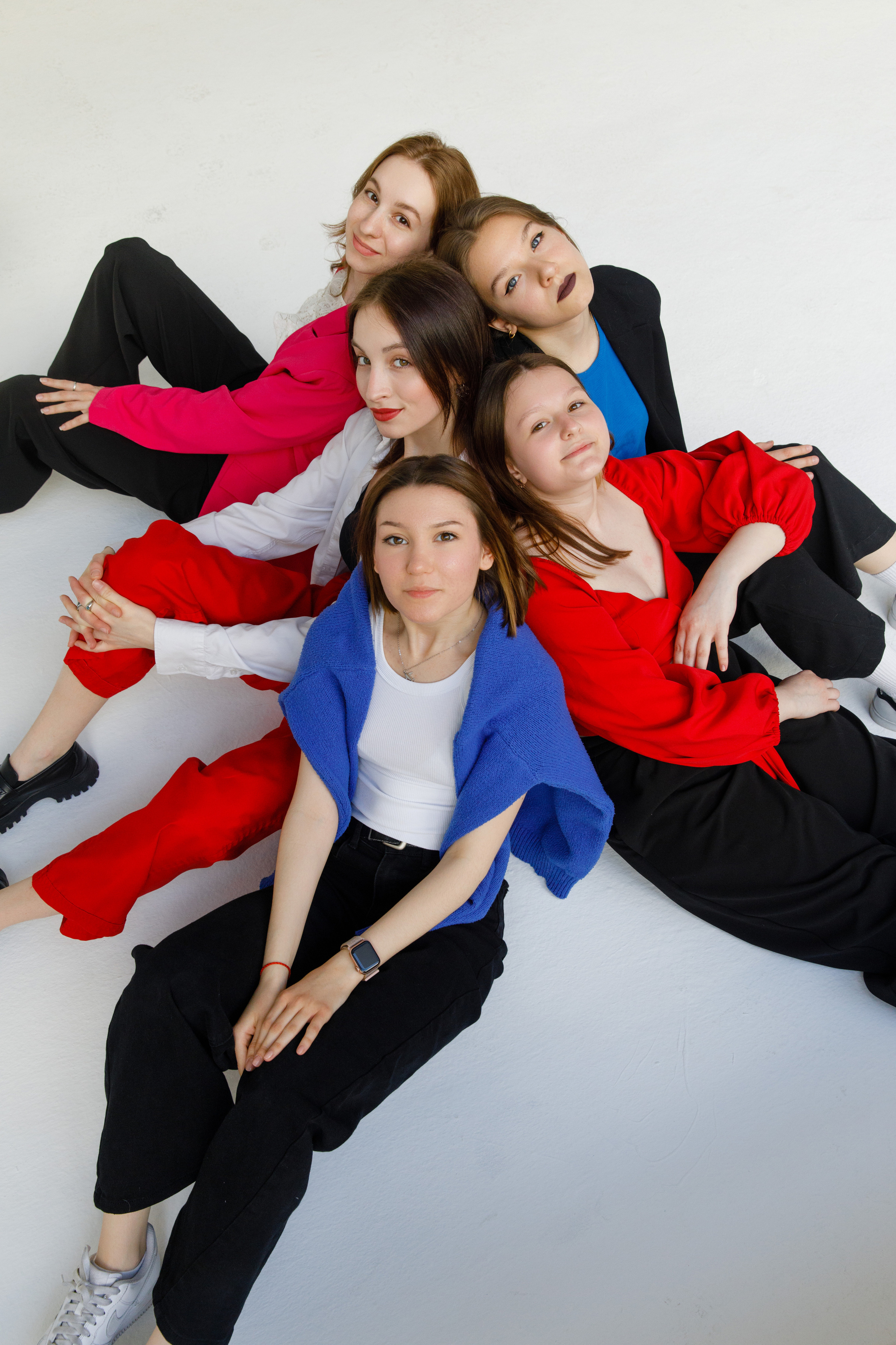 11 Ч школа 2107. Выпускные альбомы в Москве FOTOVMESTE