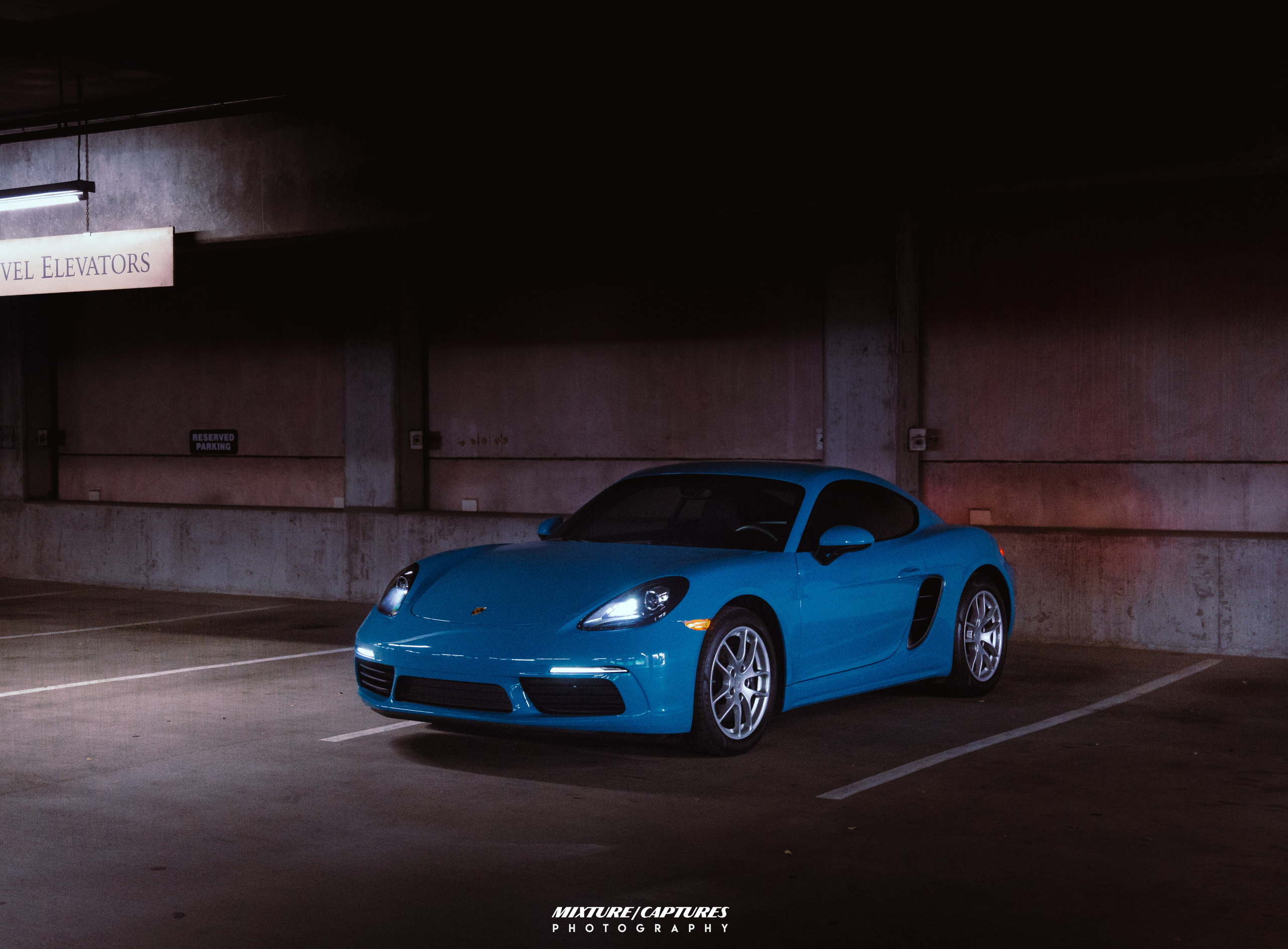 2019 Porsche 718 Cayman. Mixturecaptures