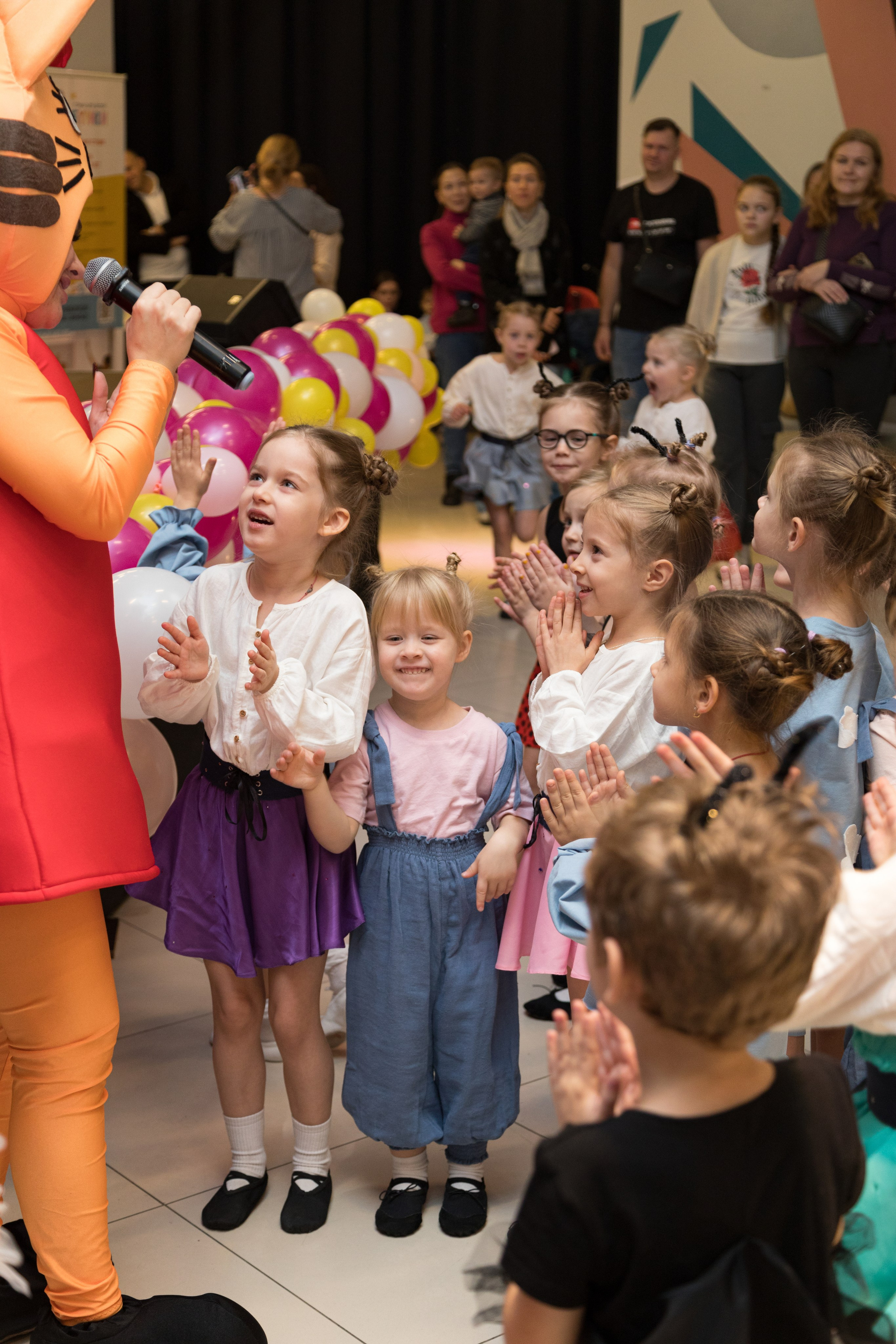Отчетный концерт танцевального коллектива «ПЕТЕРБУРИКИ». Детский и контент фотограф Надя Волкова Санкт-Петербург