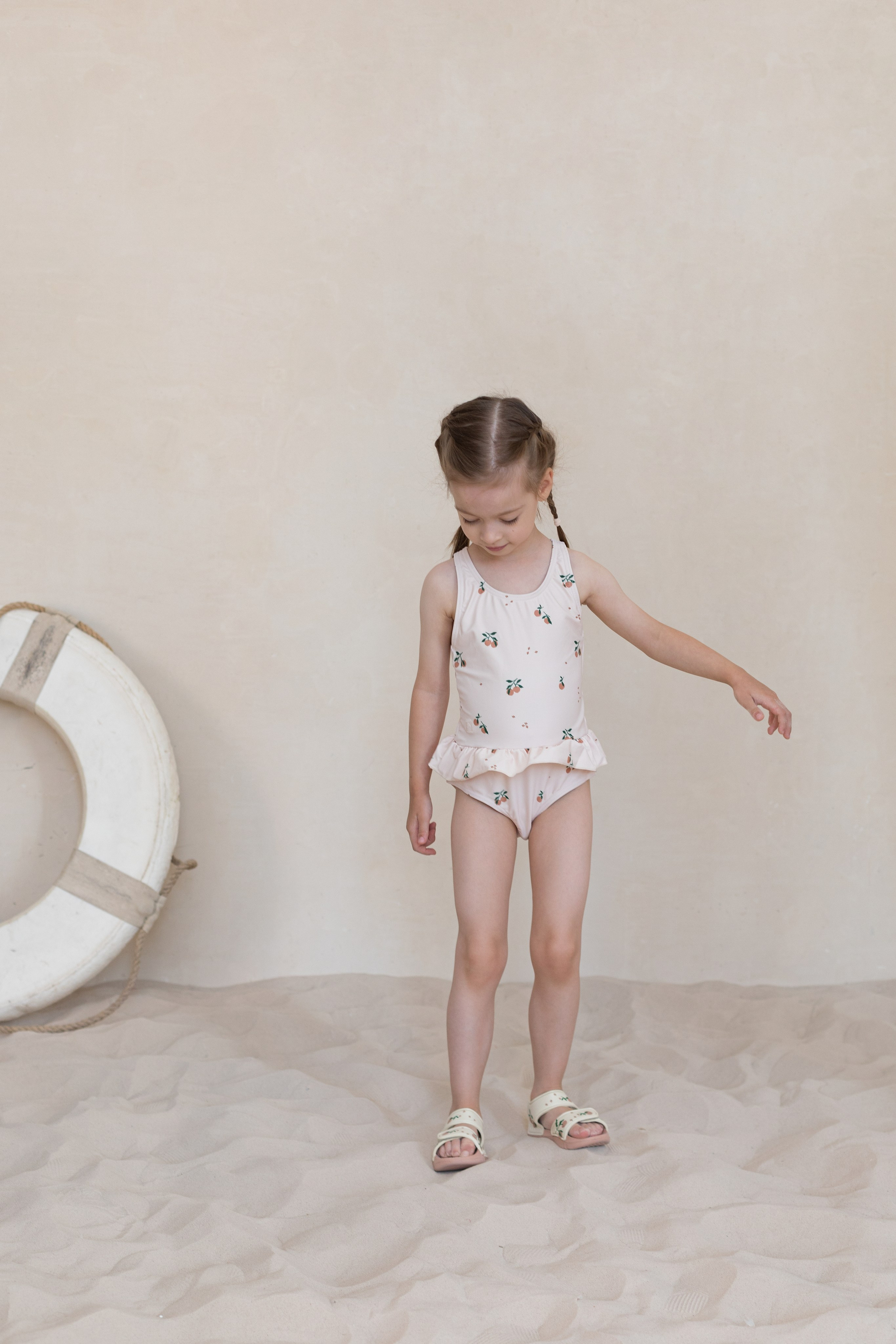 Фотосессия в песке для детского бренда. Детский и контент фотограф Надя Волкова Санкт-Петербург