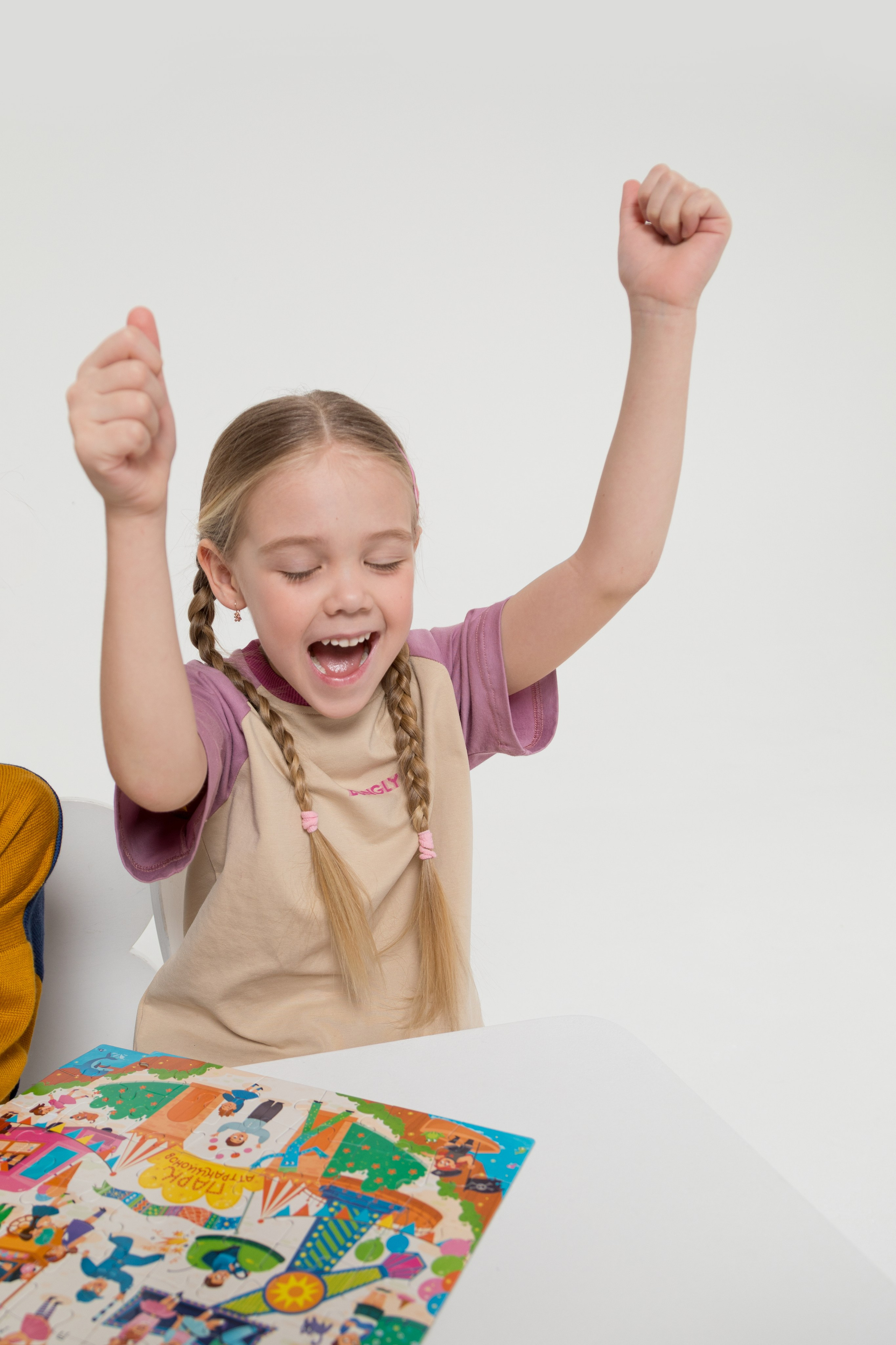 Имиджевая и каталожная съёмка для бренда детских пазлов. Детский и контент фотограф Надя Волкова Санкт-Петербург