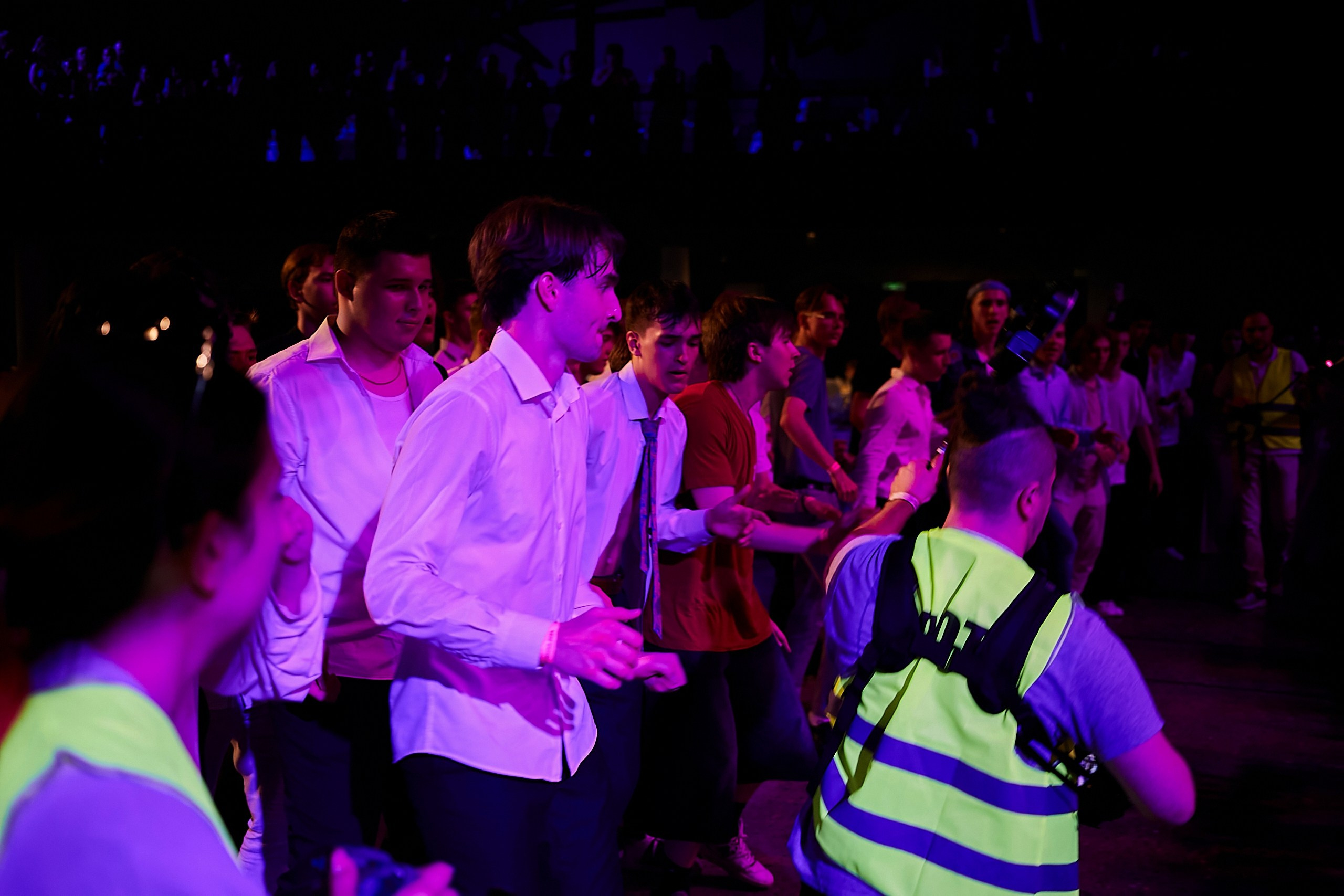 Выпускной 2024 концертный зал Академия ВТБ. Фотограф и Видеограф в Москве. Олег Корушев