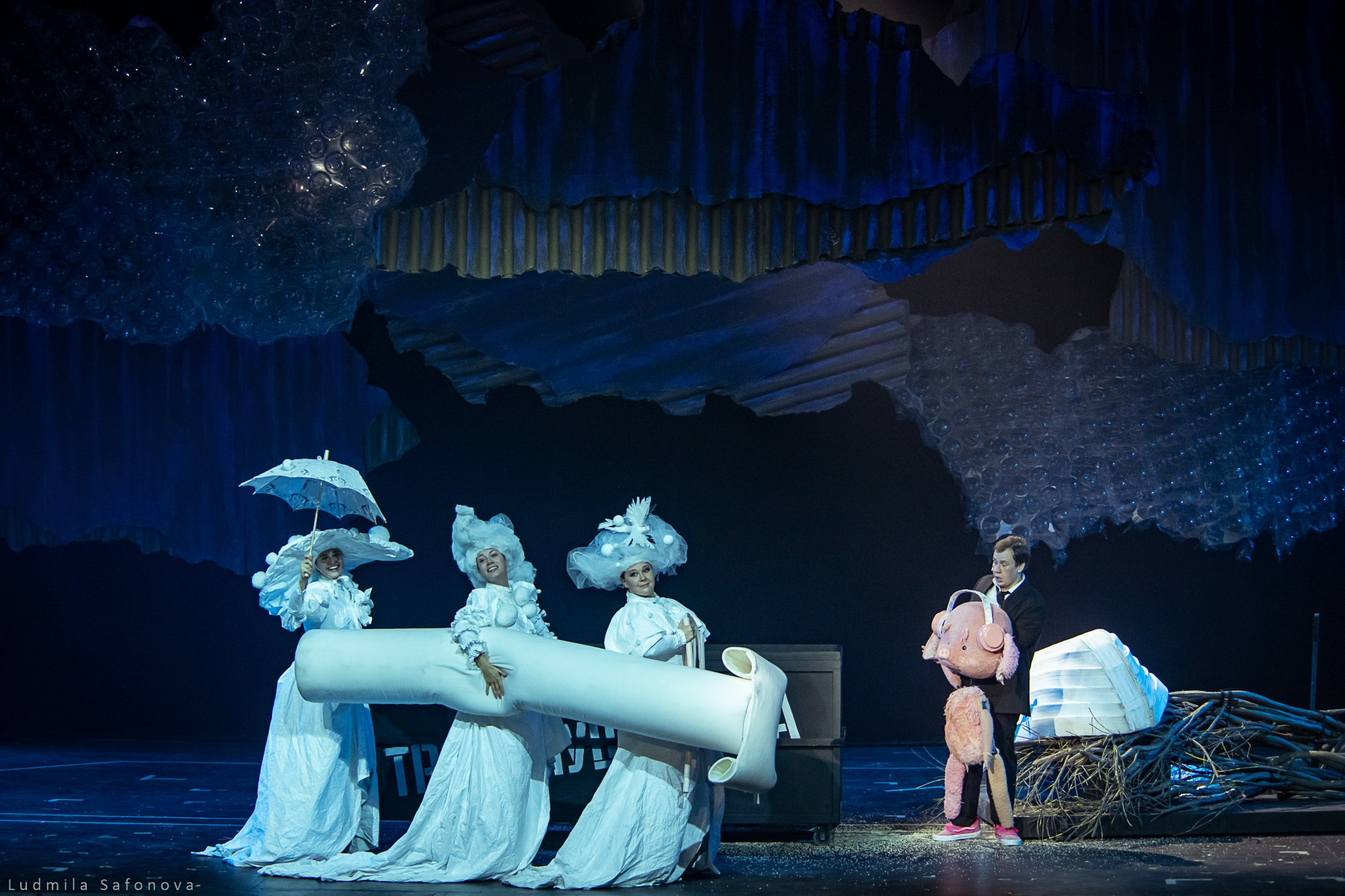 Театр на Таганке. Три поросенка. Lucytheatre