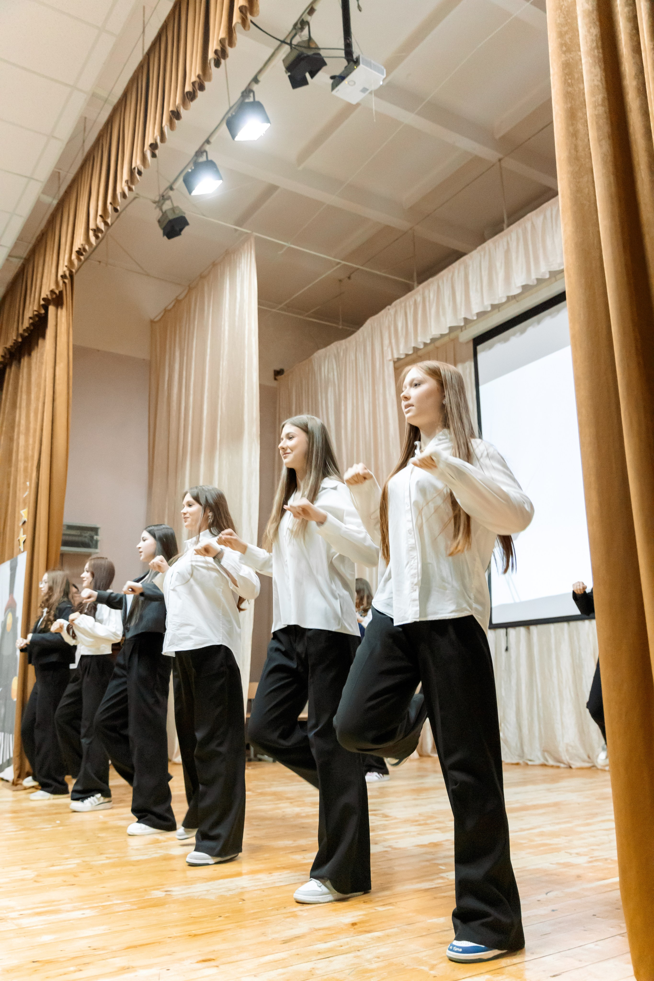 Выпускной шк 88 9-е кл. 24.05.2024. Свадебный и Семейный фотограф г. Ижевск Гульназ Солдатова. Гульназ фото