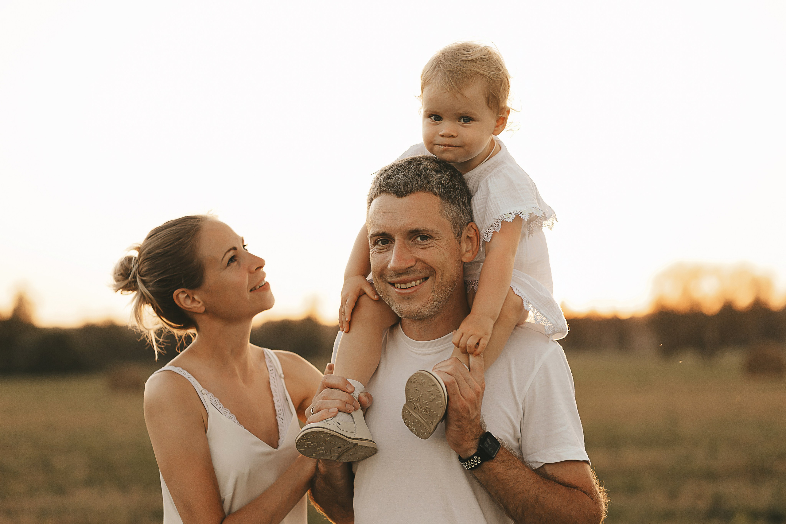 Фотосессия в поле со стогами. Семейный и женский фотограф в Москве Надежда Воробьева