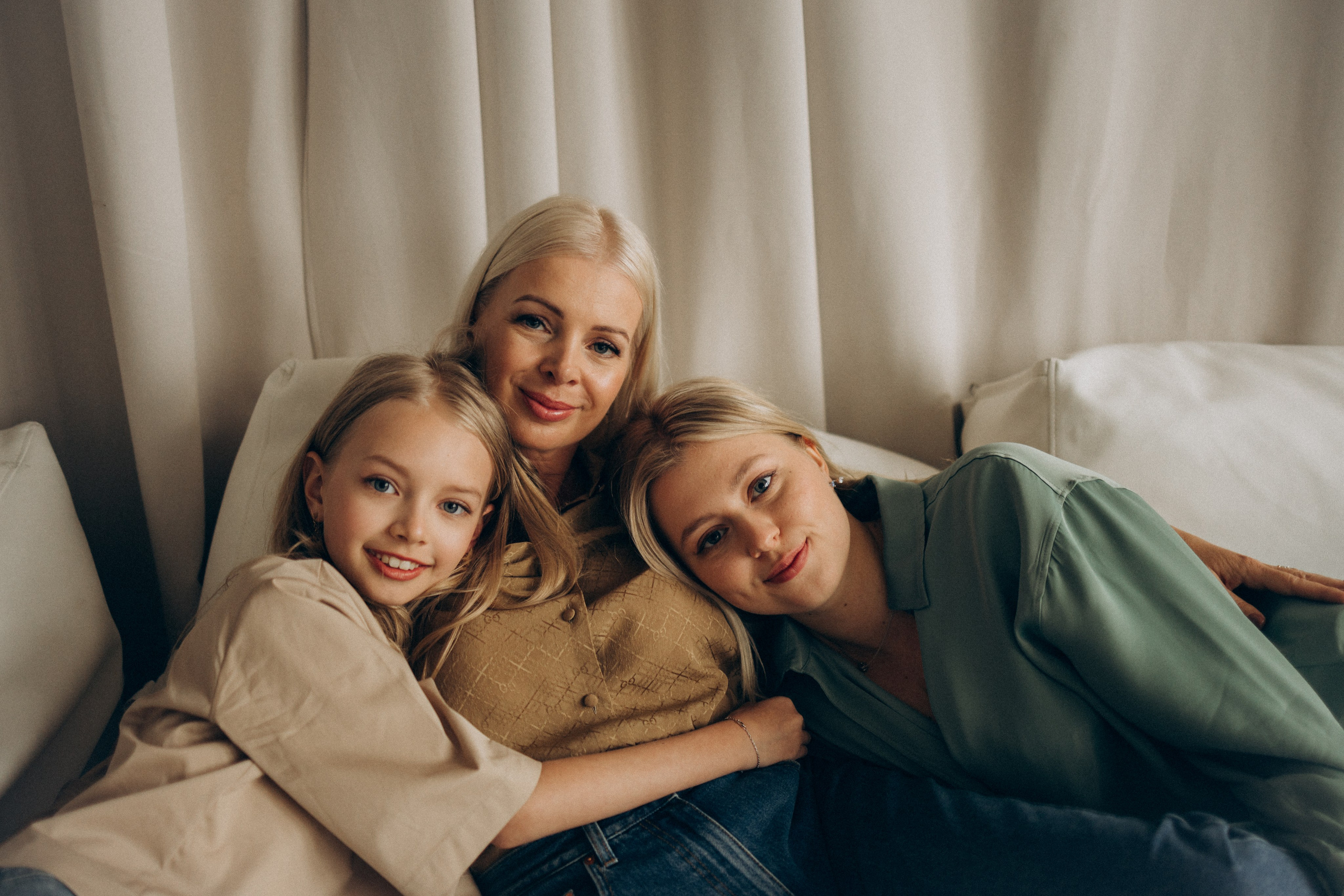 Семейная фотосессия Москва, семейный фотограф в Москве, семейная фотосессия, детский фотограф, семейная фотосессия в студии, фотосессия поколения, поколение, фотосессия всей семьи