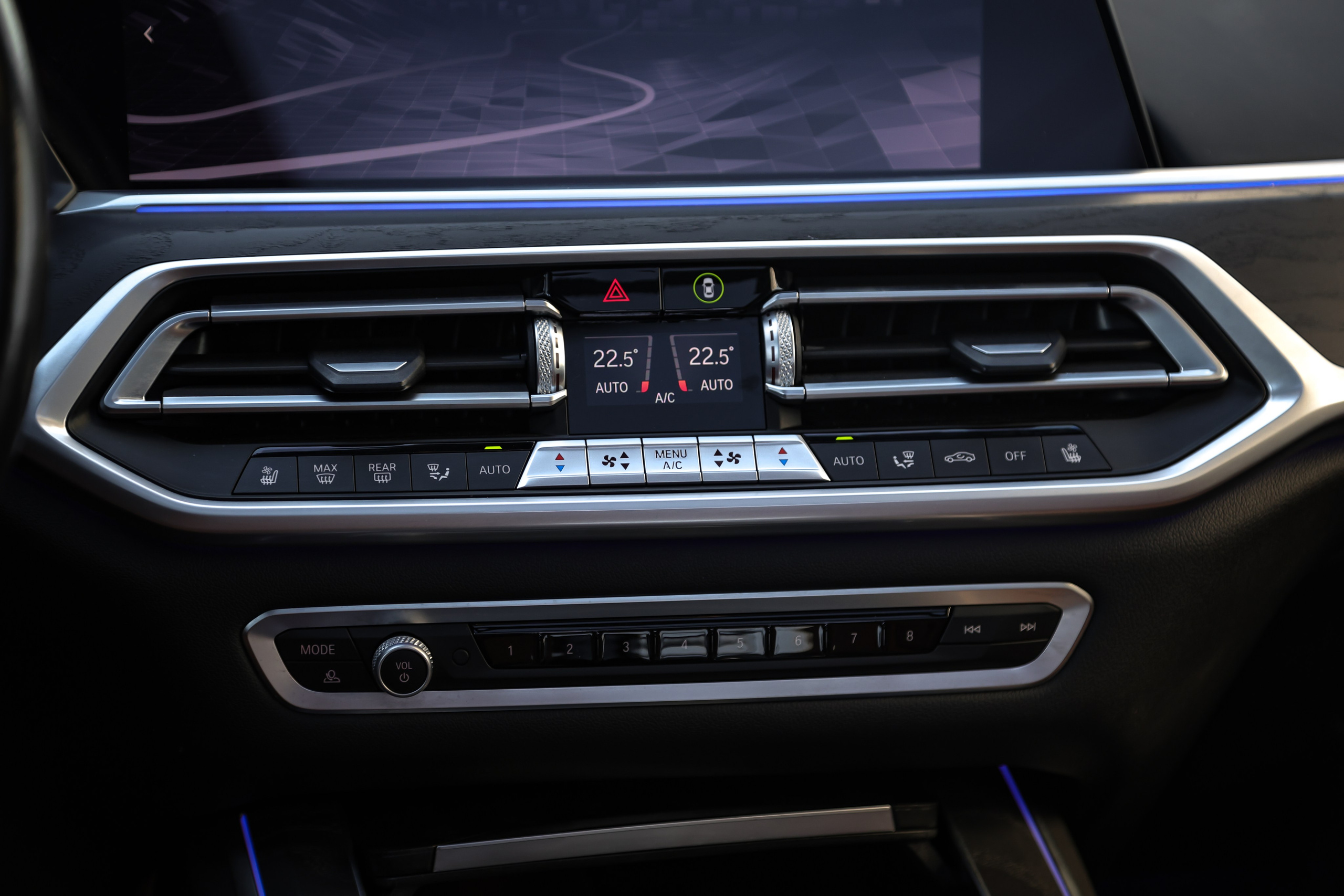 2020 BMW X7 XDrive 40i. Mixturecaptures