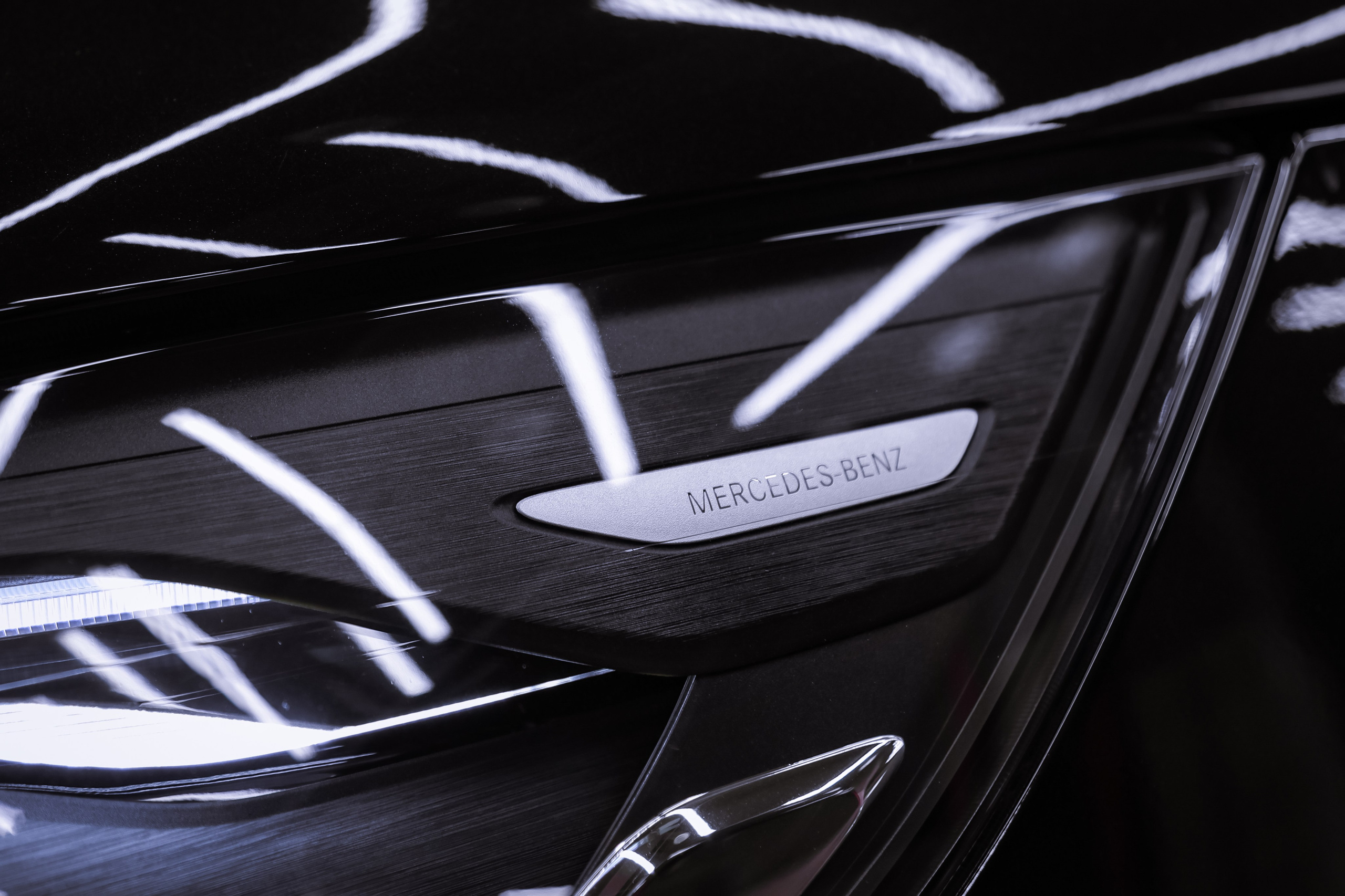 2024 MERCEDES BENZ V 300 d 4MATIC. Mixturecaptures