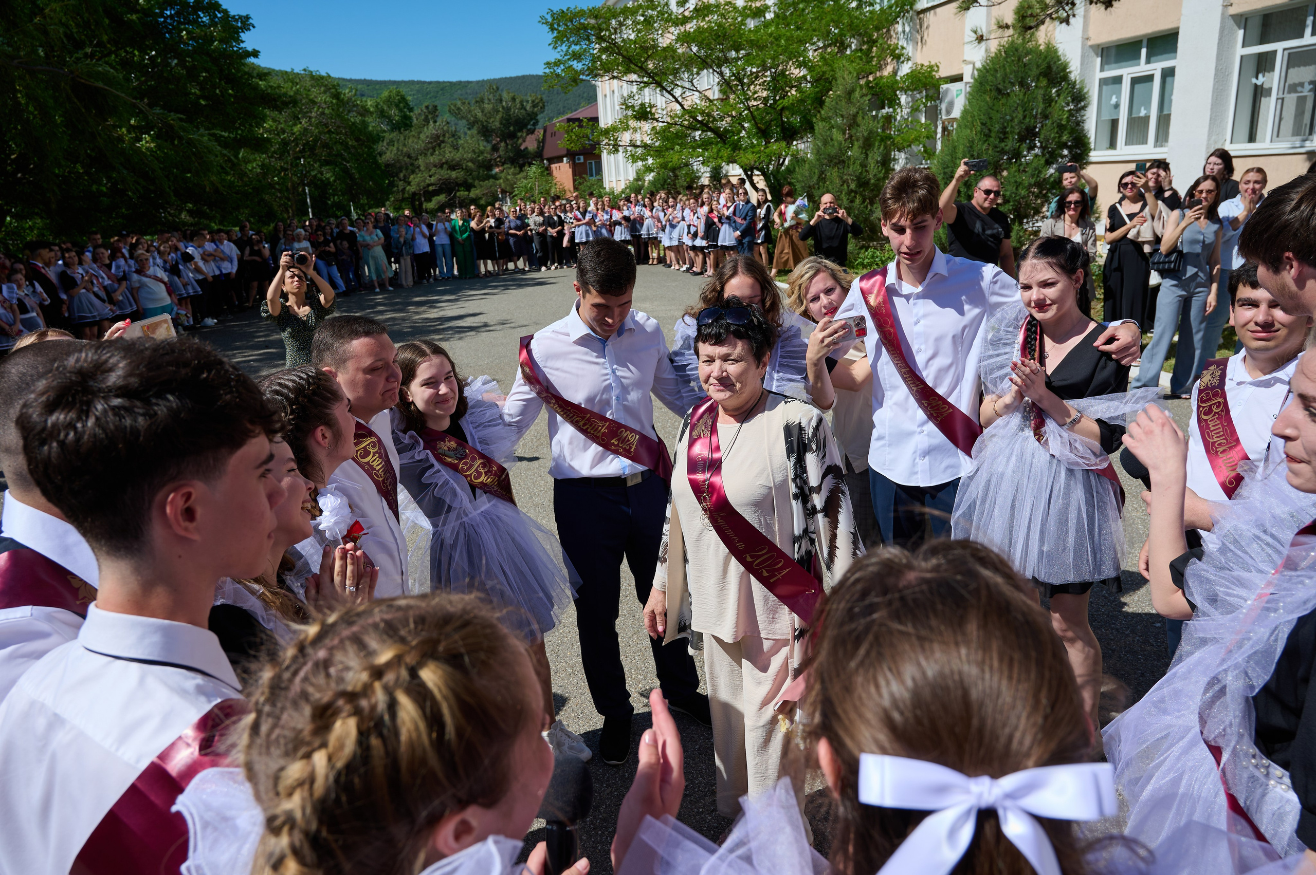 Последний звонок. Жизнь курорта Кабардинка в фотографиях