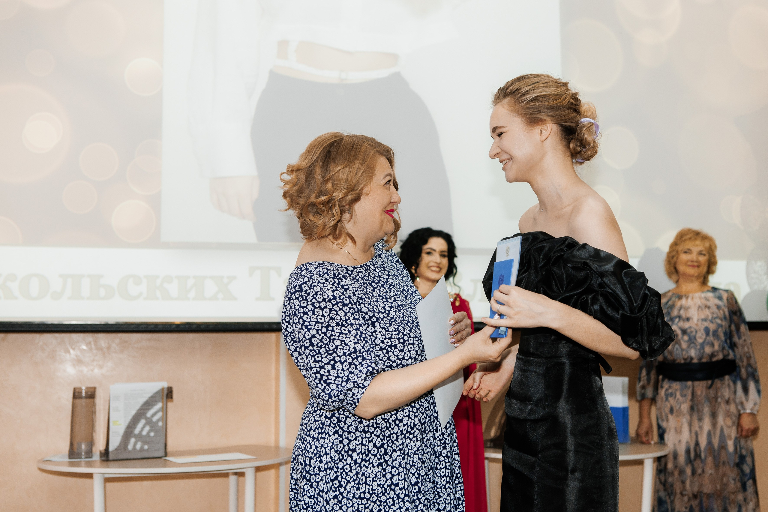 Выпускной Гимназия 12 2024 г. Свадебный и портретный Фотограф в Липецке Дмитрий Котюков