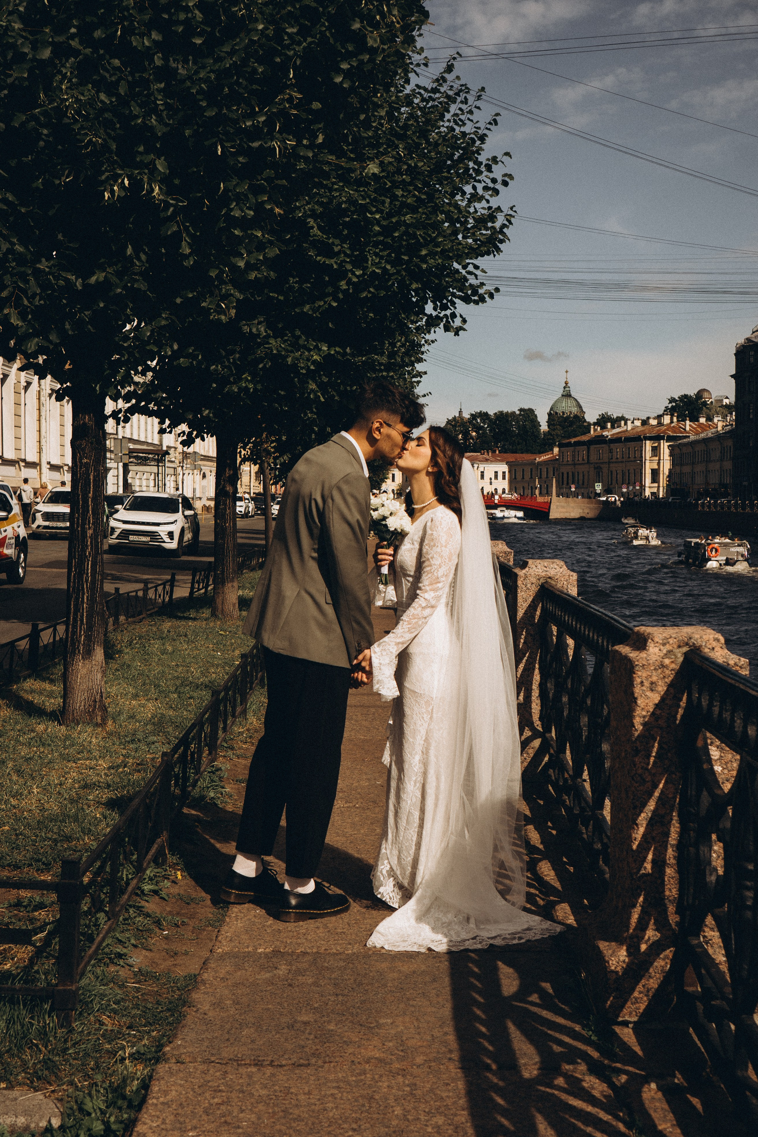 СВАДЕБНАЯ ПРОГУЛКА ВОЗЕ ИСАИКЕВСКОГО СОБОРА АСТОРИИ И ЗАКОНОДАЛЕТНОГО СОБРАНИЯ. Профессиональный фотограф, Санкт-Петербург — Виктория Богомолова