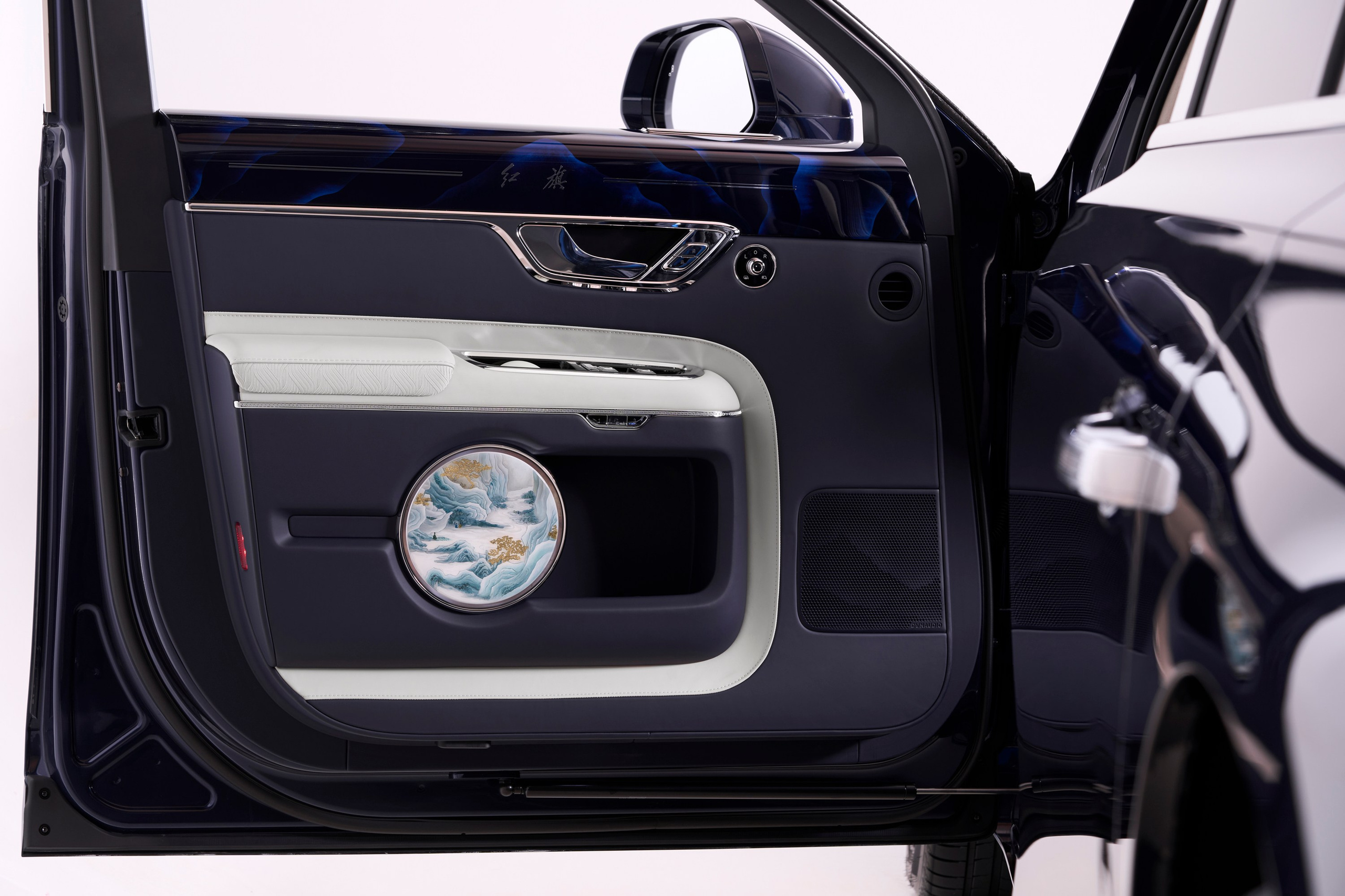 Hongqi Golden Sunflower. Creative photographer Denis Klero