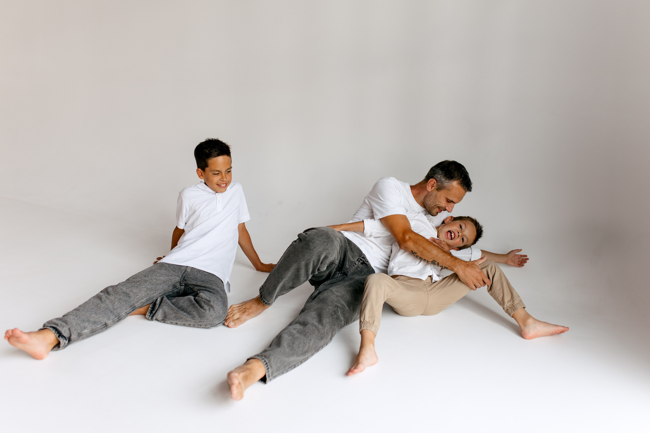 На белом фоне. Свадебный и семейный фотограф в Туле и области Маша Костина