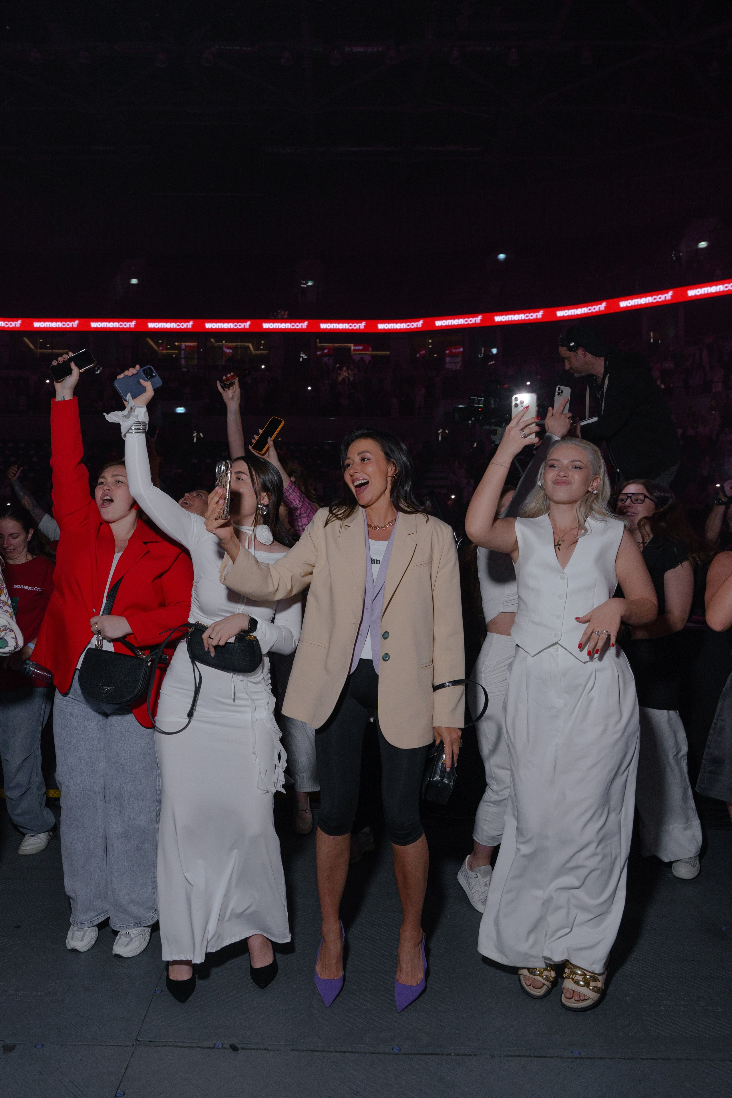Фотограф на самую масштабную женскую конференцию в России WomenConf. Репортажный фотограф Москва Сергей Дружинин