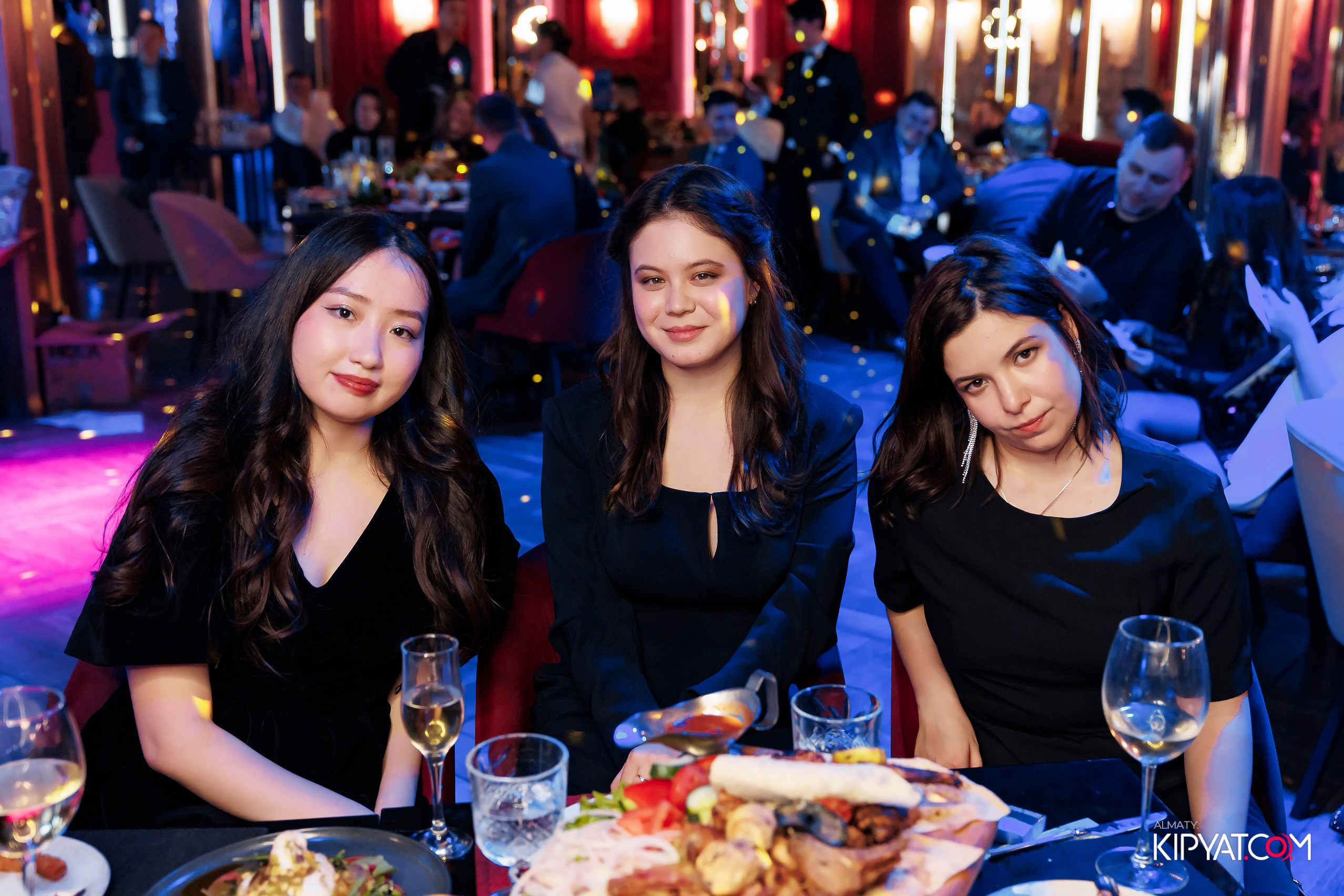 ЗАЯ, НА БИС. КИПЯТКОМ АЛМАТЫ! Фотосъемка мероприятий в Алматы