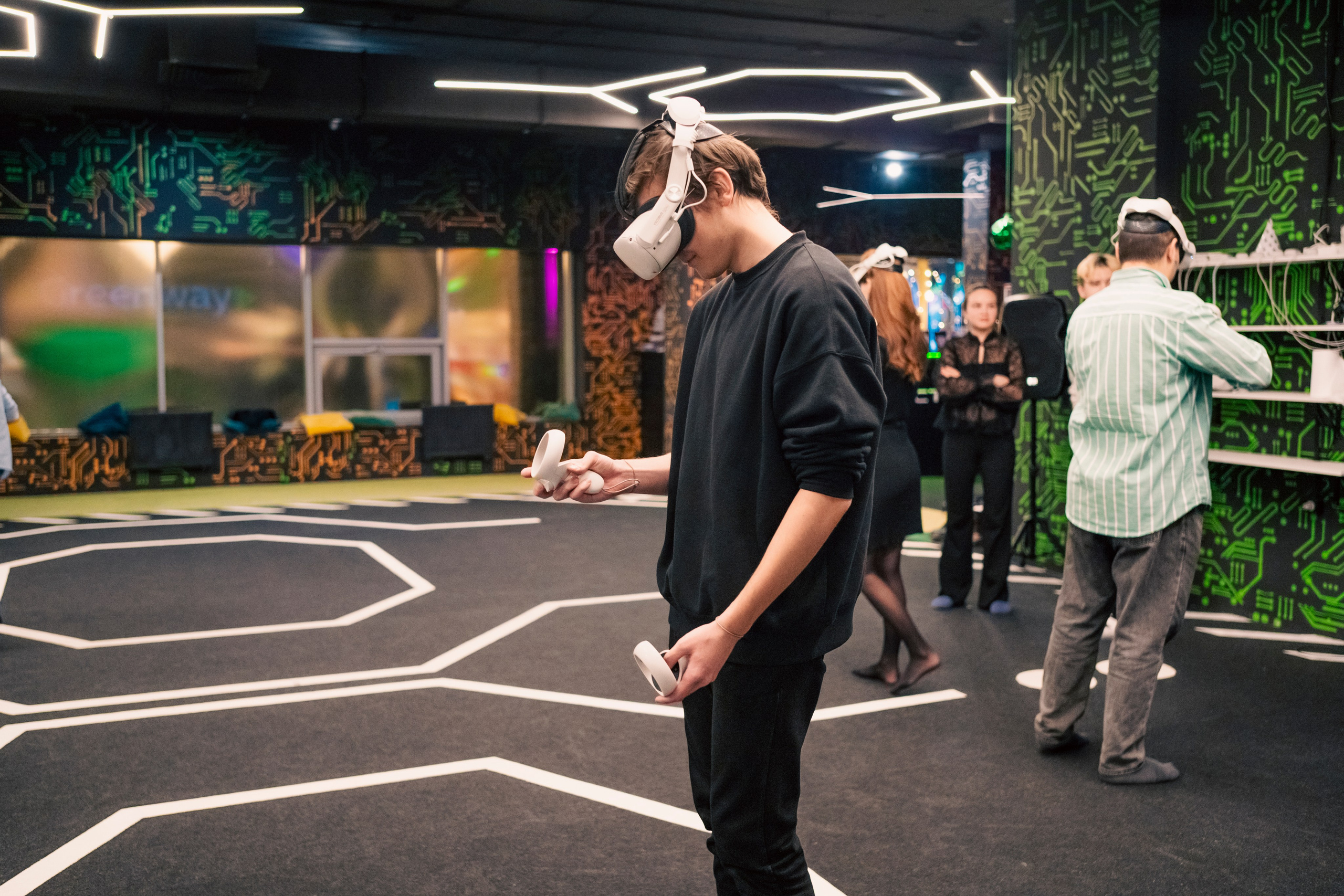 VR (November-December 2024). Felixtones