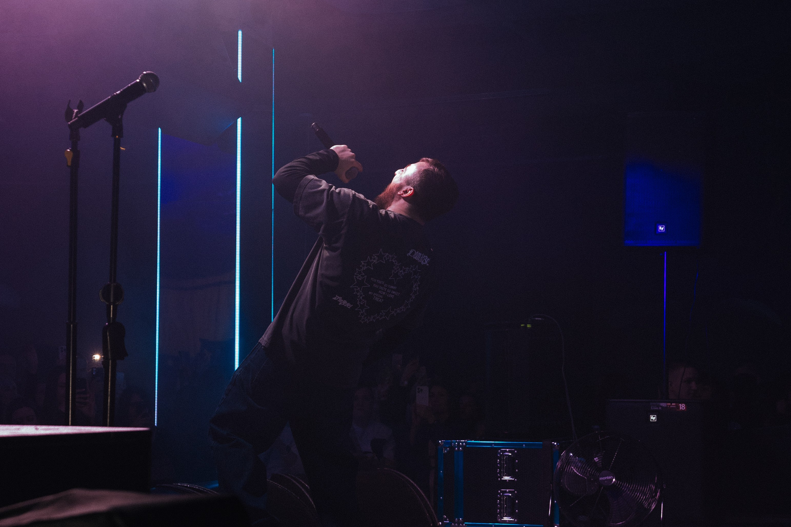 Султан Лагучев в Красноярске 05.03.2026. Фотограф Красноярск съемки лавстори, фотосессия в студии, портретная съемка, творческие фотосессии