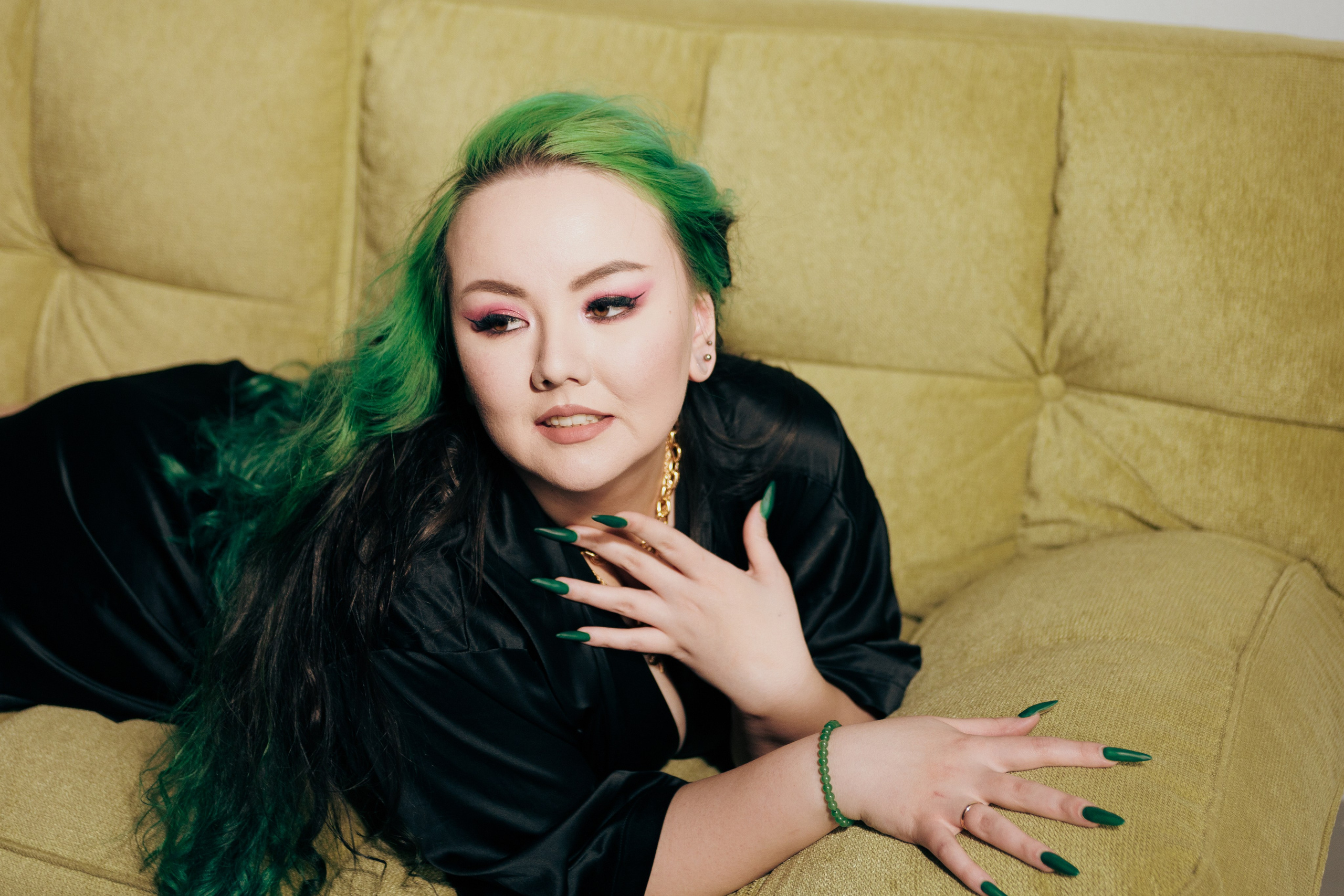 Ася. Студия