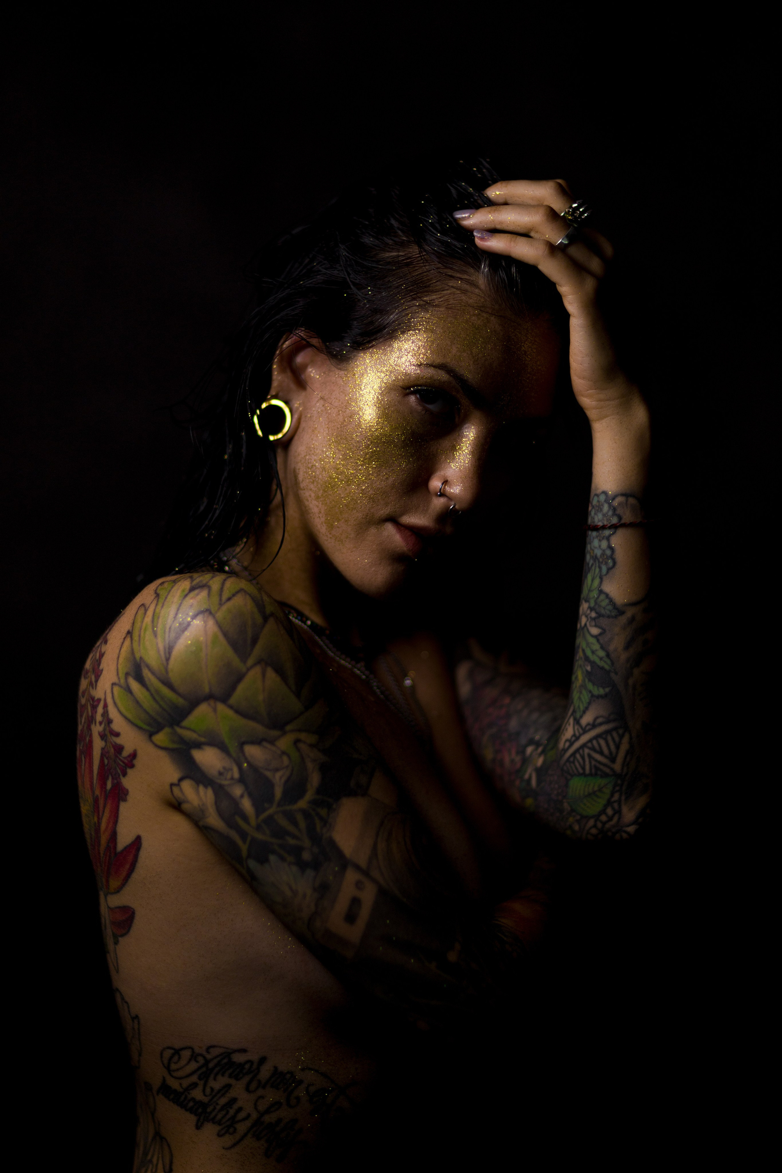 В белье. Photomantis