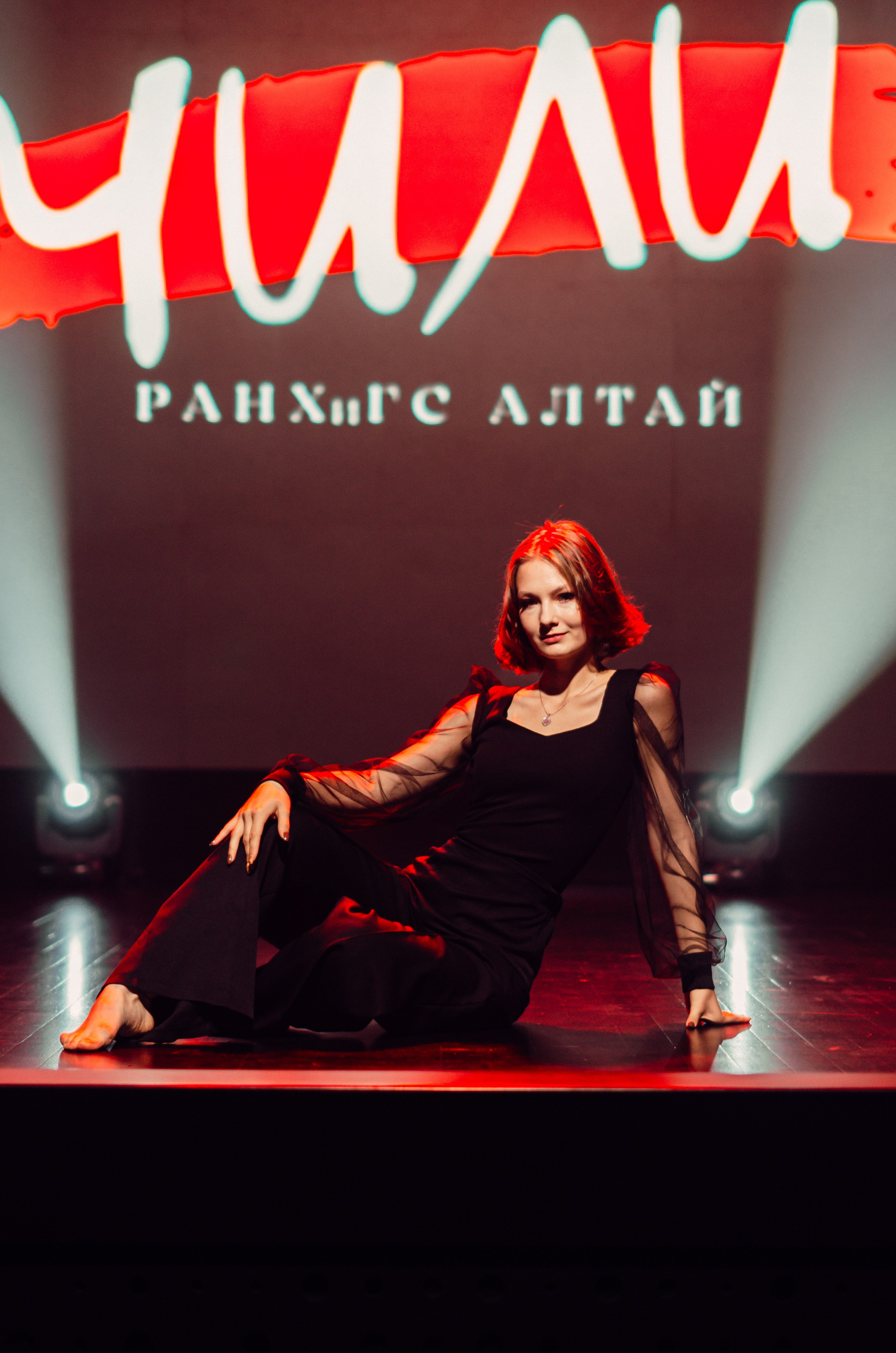 Групповая фотосъемка танцевального коллектива. Денисова Аля — фотограф для парных съемок и индивидуальных историй в Барнауле