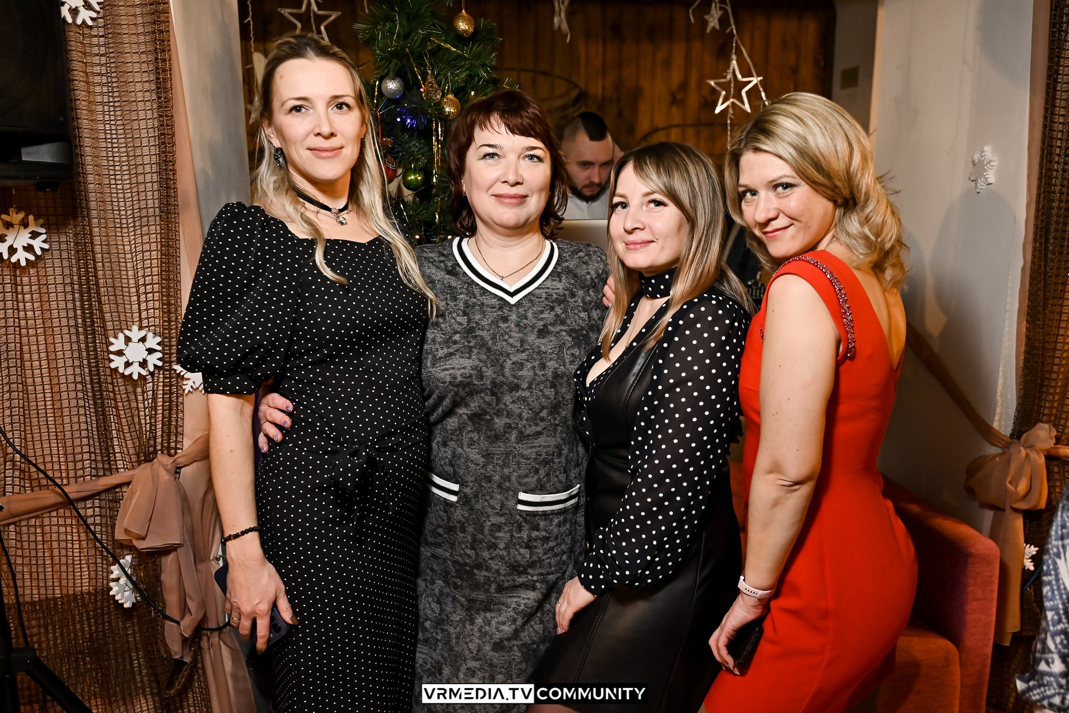 Новогодний вечер в кафе «КАмпот»