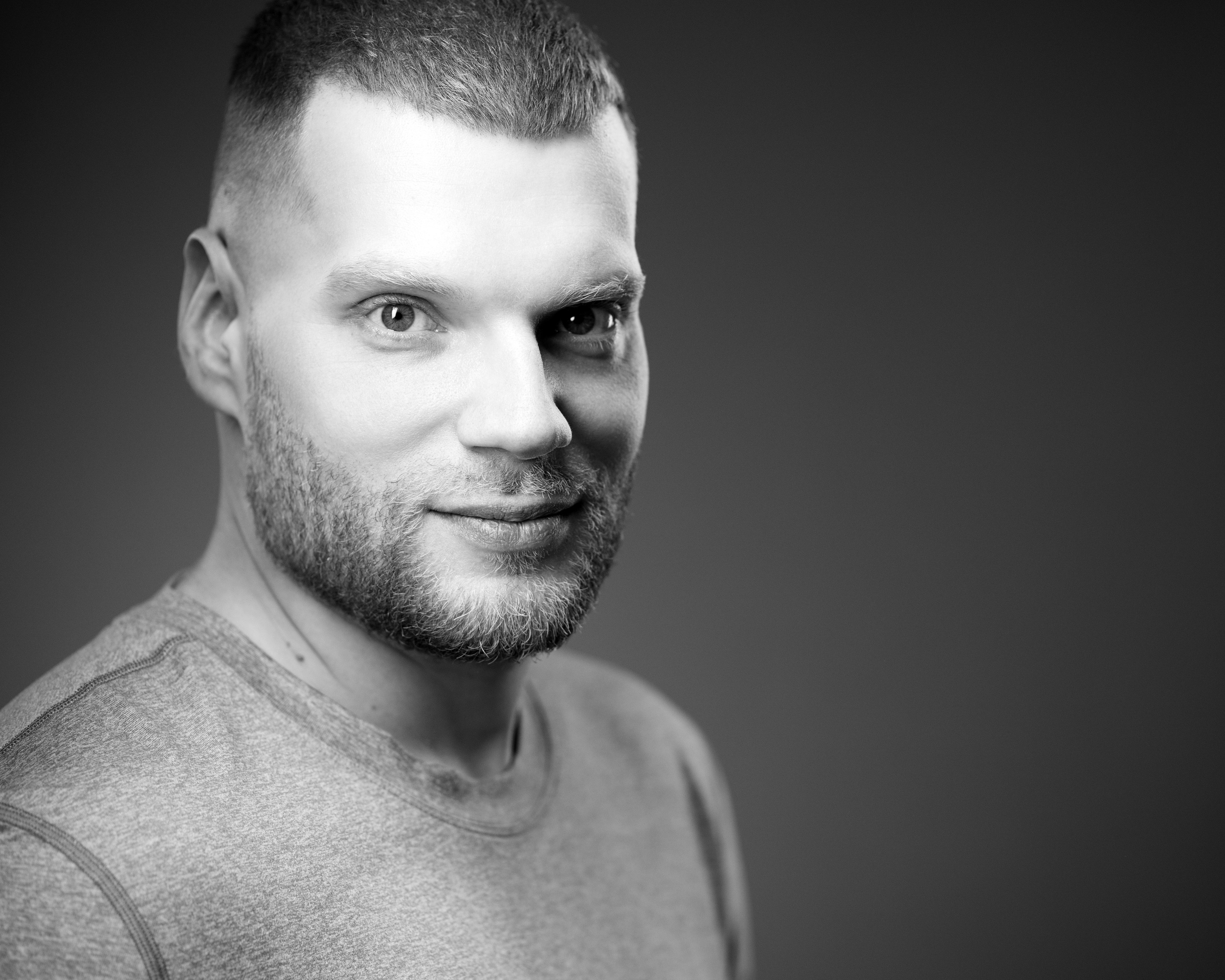 Headshot & portrait session for Maxim. Headshot & portrait photographer Alexei Shendrick