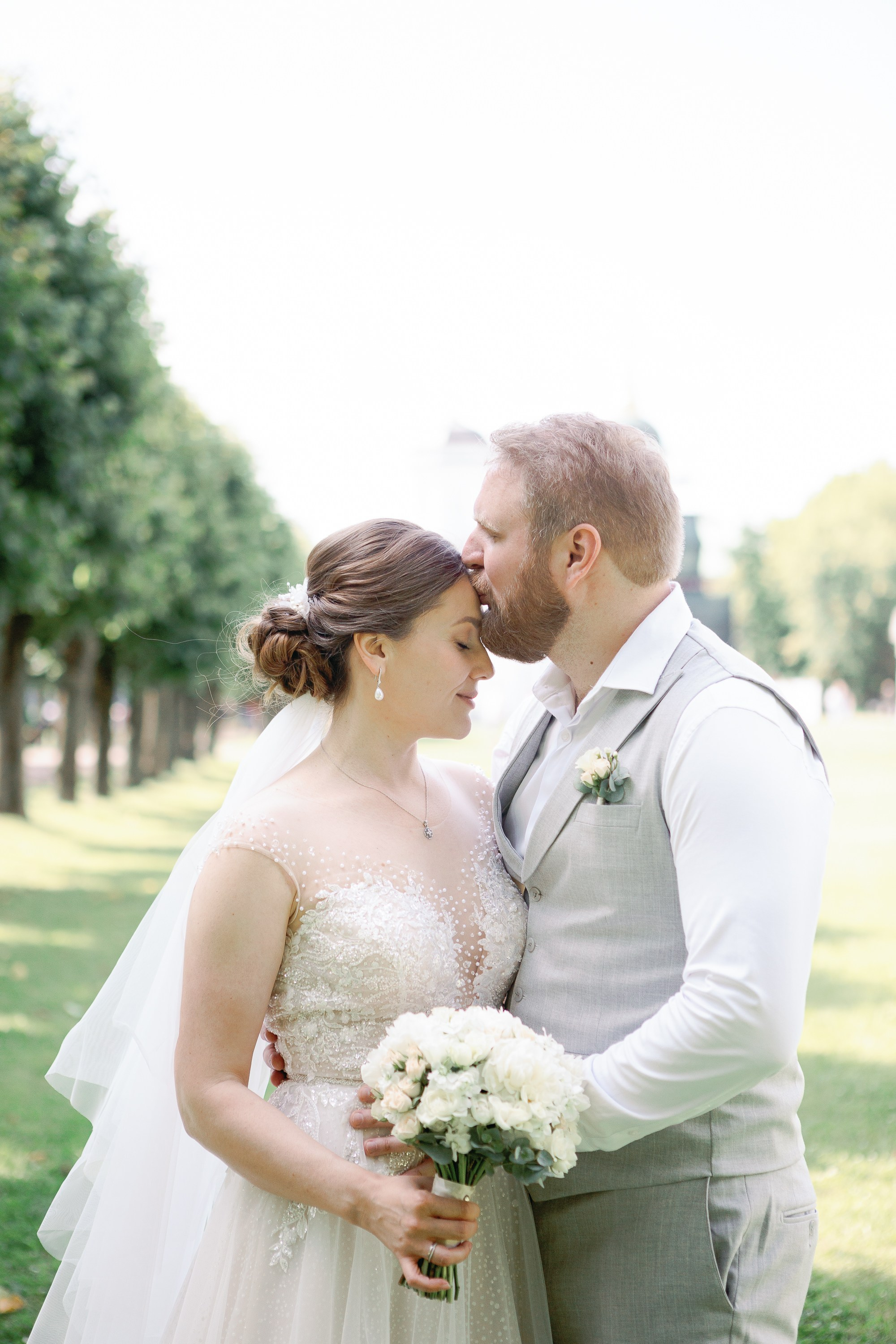 Фотограф на свадьбу.