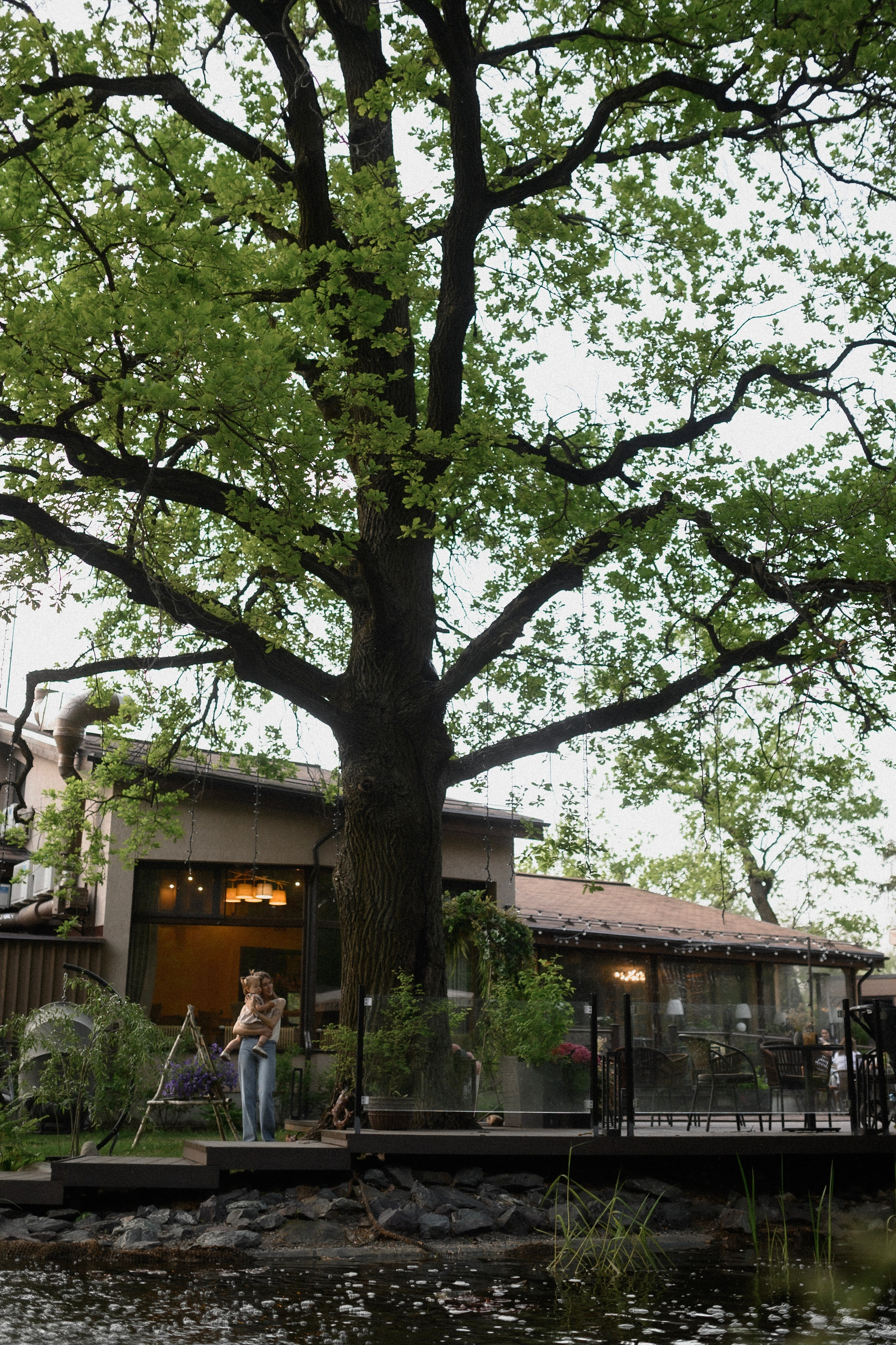 Надя и Алиса в ресторане Кедр. Семейный и свадебный lifestyle-фотограф в Москве Мария Петрова