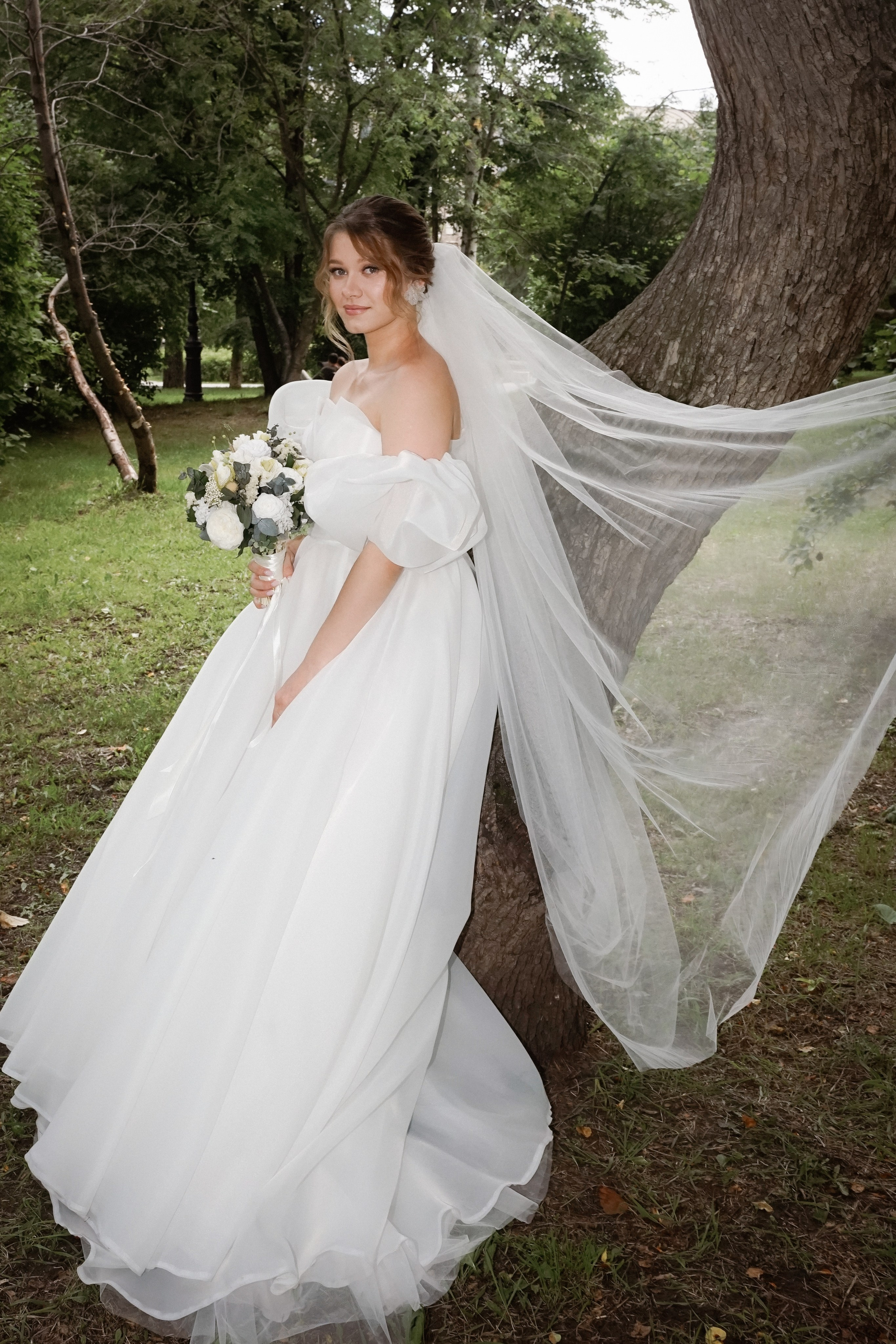 Свадебная фотосессия у оперного театра Екатеринбург