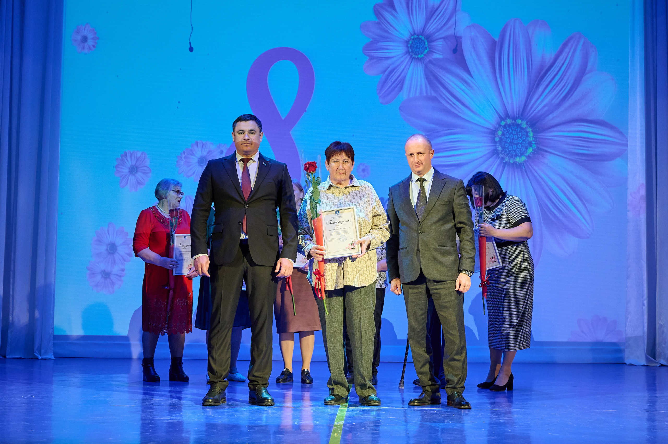 8 марта в Марьиной роще. Жизнь курорта Кабардинка в фотографиях