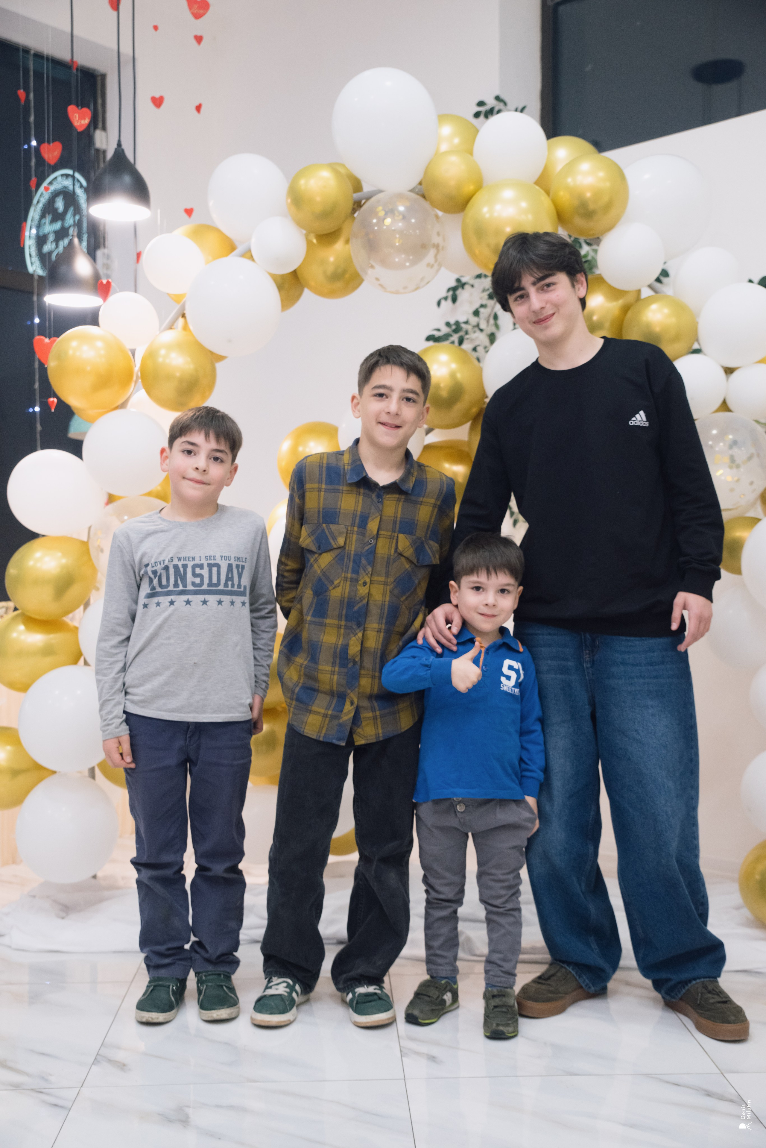 День рожденья в кафе Анна Гар. Портретный фотограф Денис Милютин