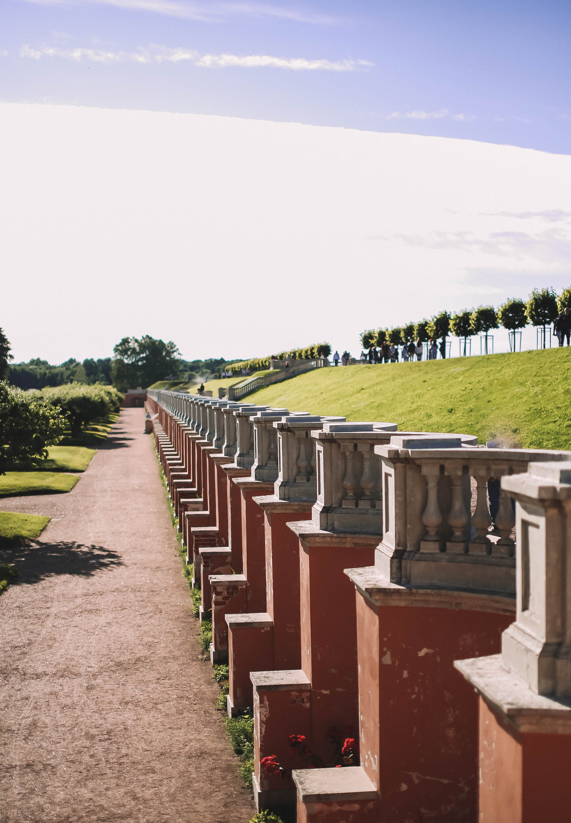 Тут нет людей. Главная
