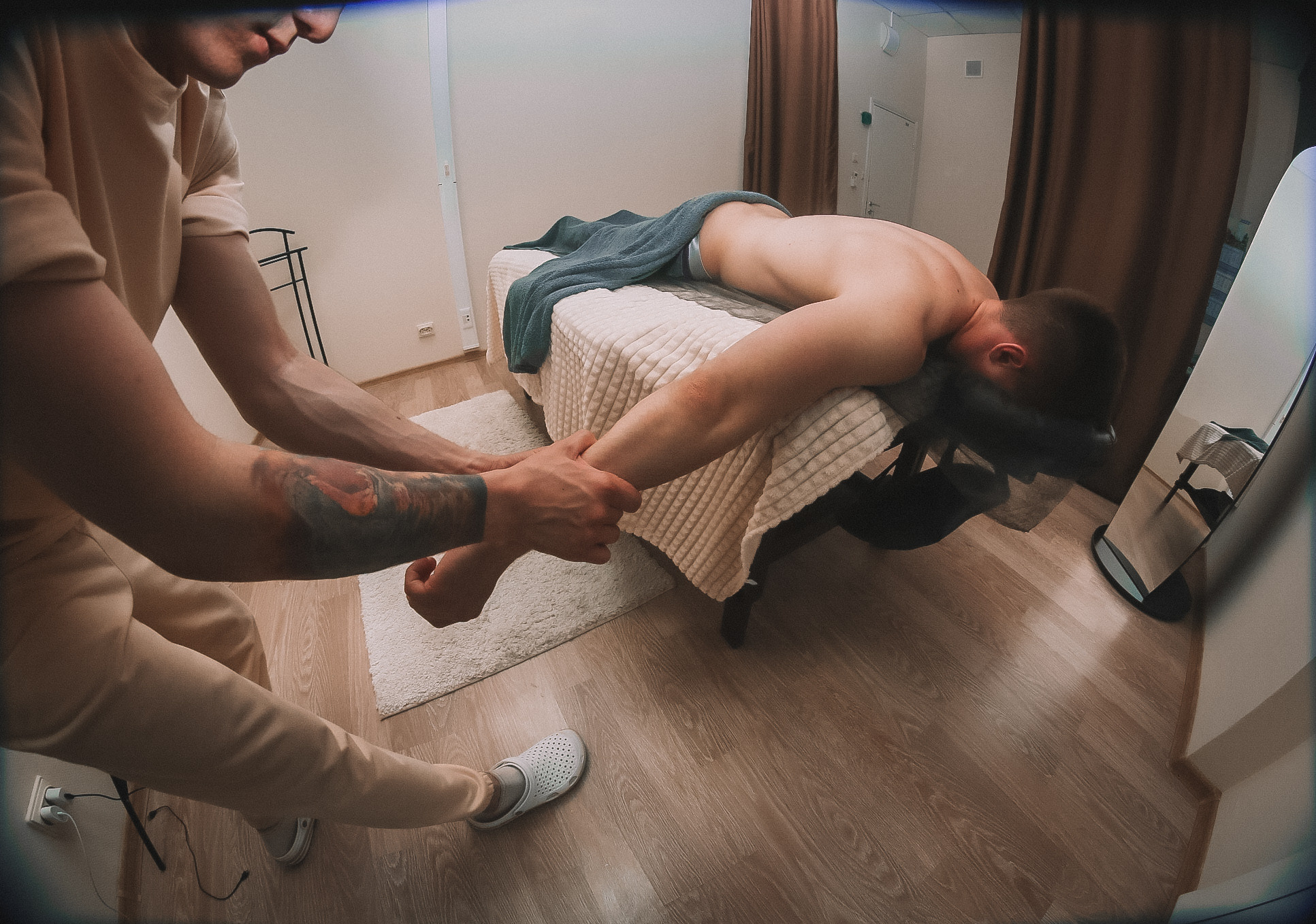 Коммерческие съёмки: массажист Михаил. Главная