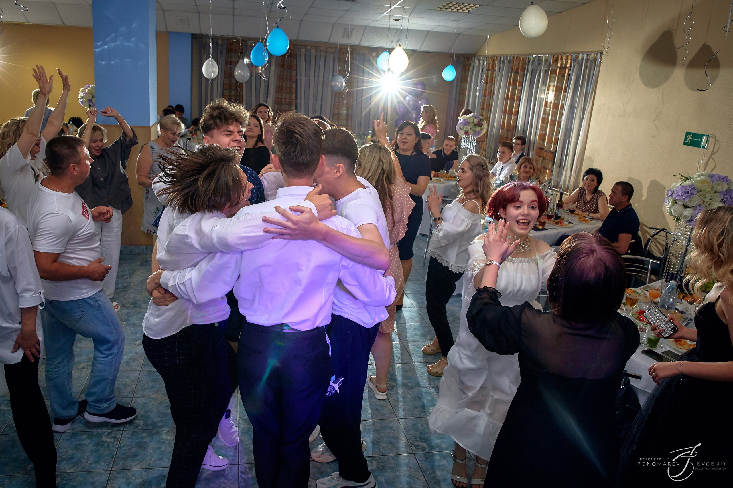 Выпускной  школа № 14. Свадебный фотограф в Тольятти Жигулевске и Самаре Пономарев Евгений