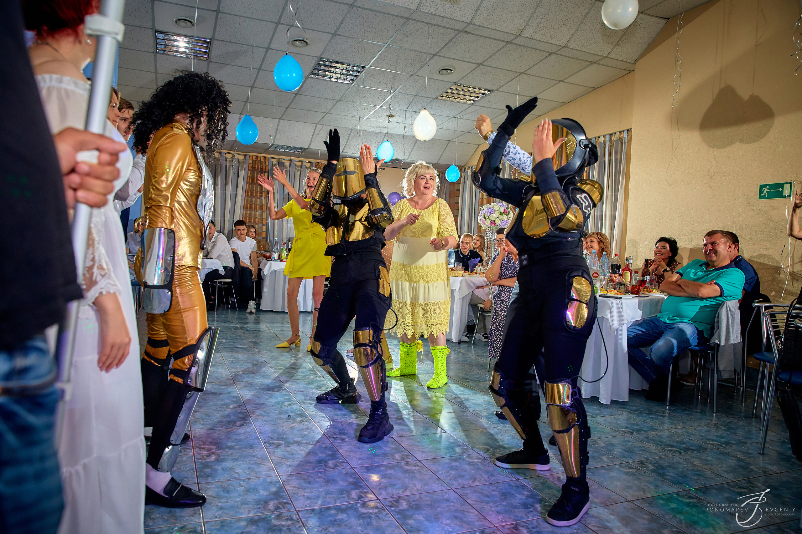 Выпускной  школа № 14. Свадебный фотограф в Тольятти Жигулевске и Самаре Пономарев Евгений