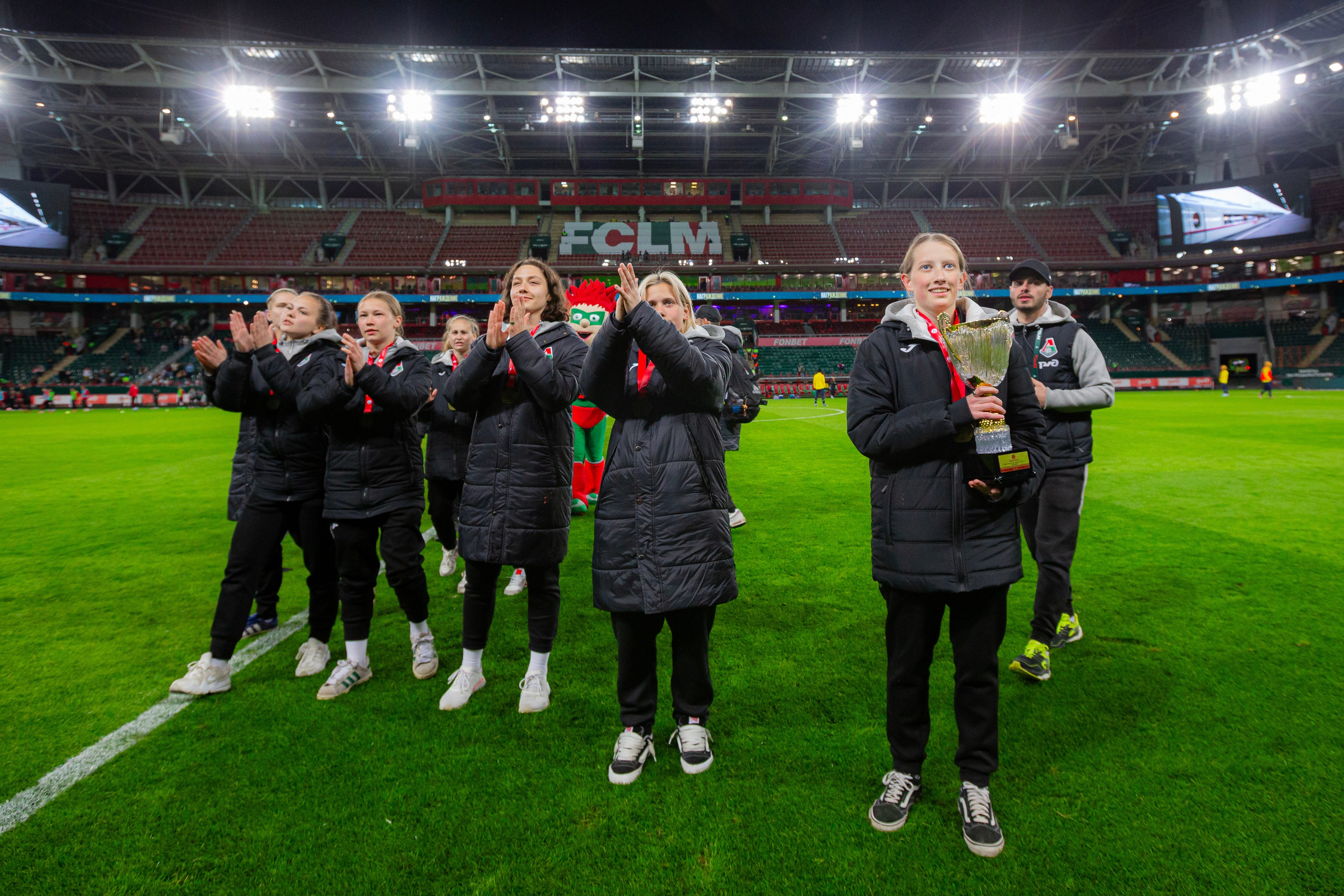 НАГРАЖДЕНИЕ ЖЕНСКОГО ОТДЕЛЕНИЯ АКАДЕМИИ ФК ЛОКОМОТИВ. Artem Zenin Photography