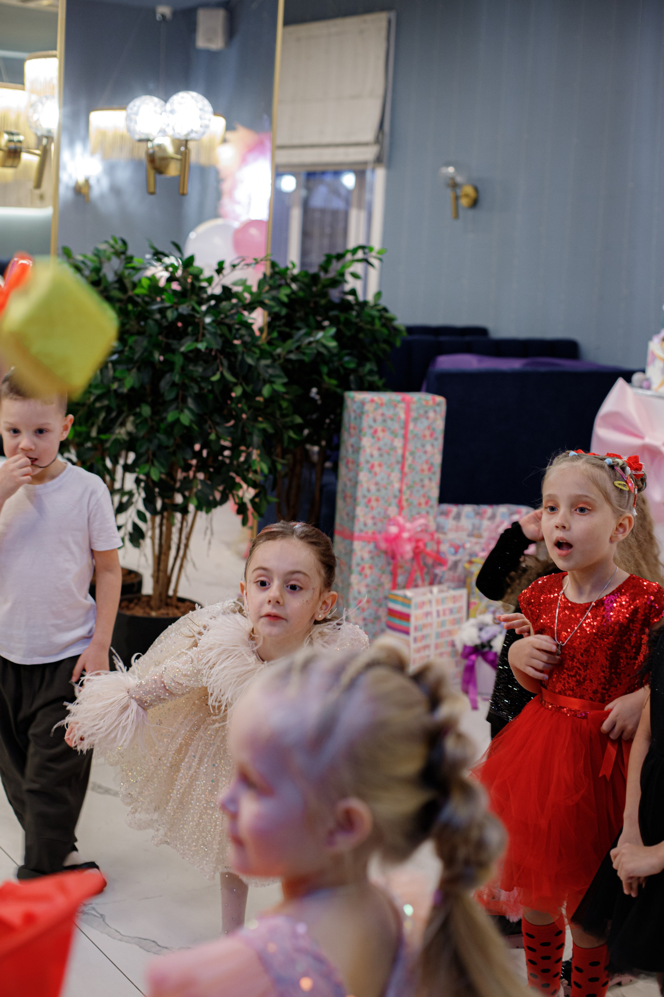 ASIA'S BIRTHDAY PARTY. Photokarish