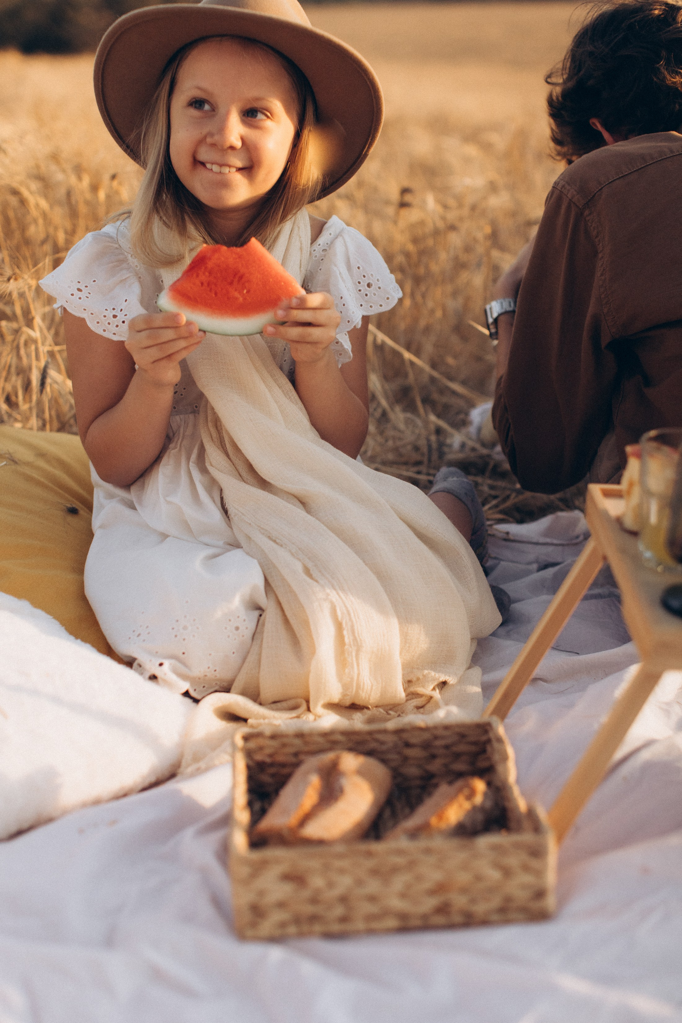 Golden fields, happy hearts. Katerina Nord | Wedding and Couple Photographer in Germany and Europe