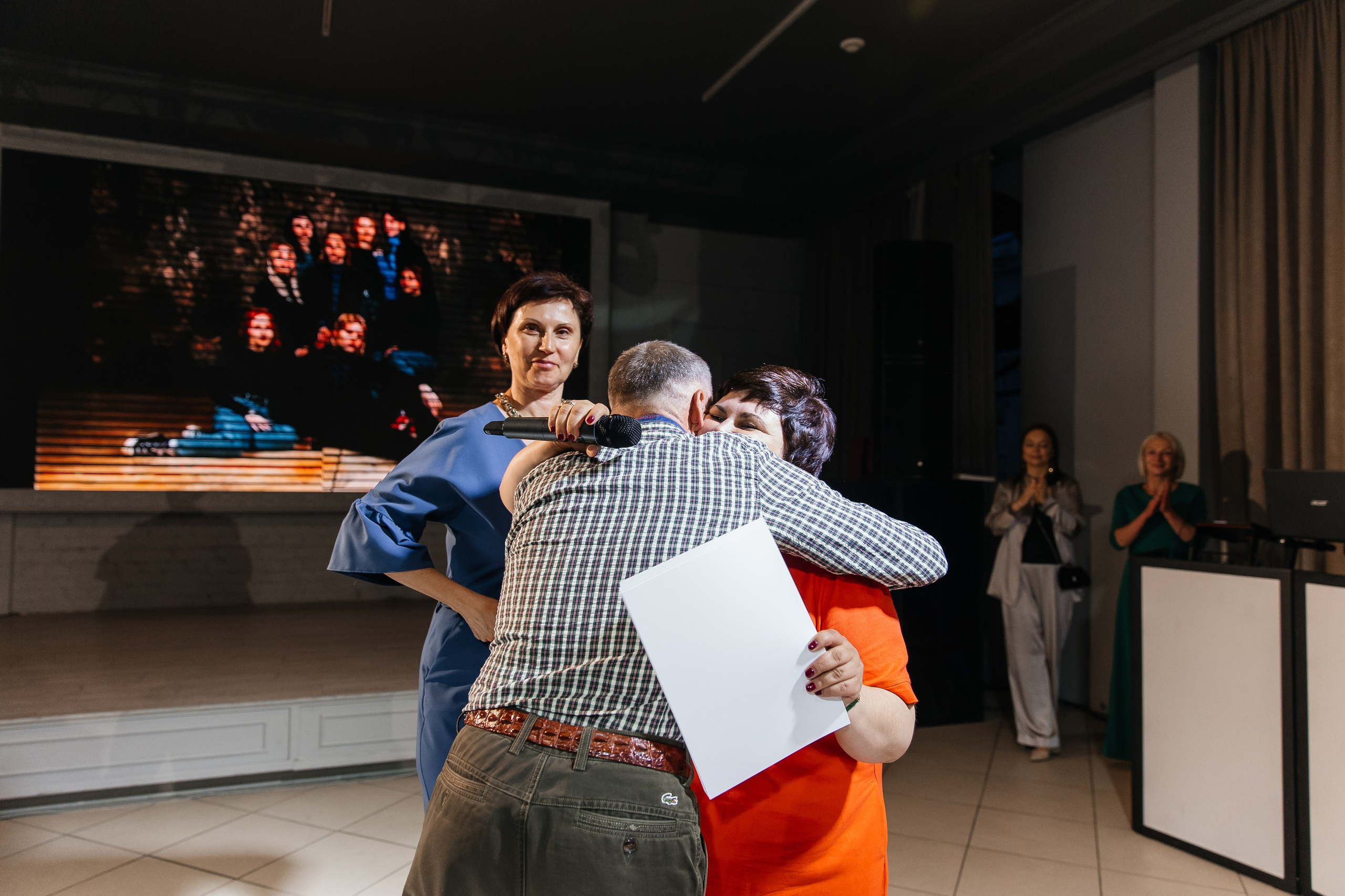 2023-06-23 Выпускной МБОУ СОШ № 10. Фотограф в Красноярске