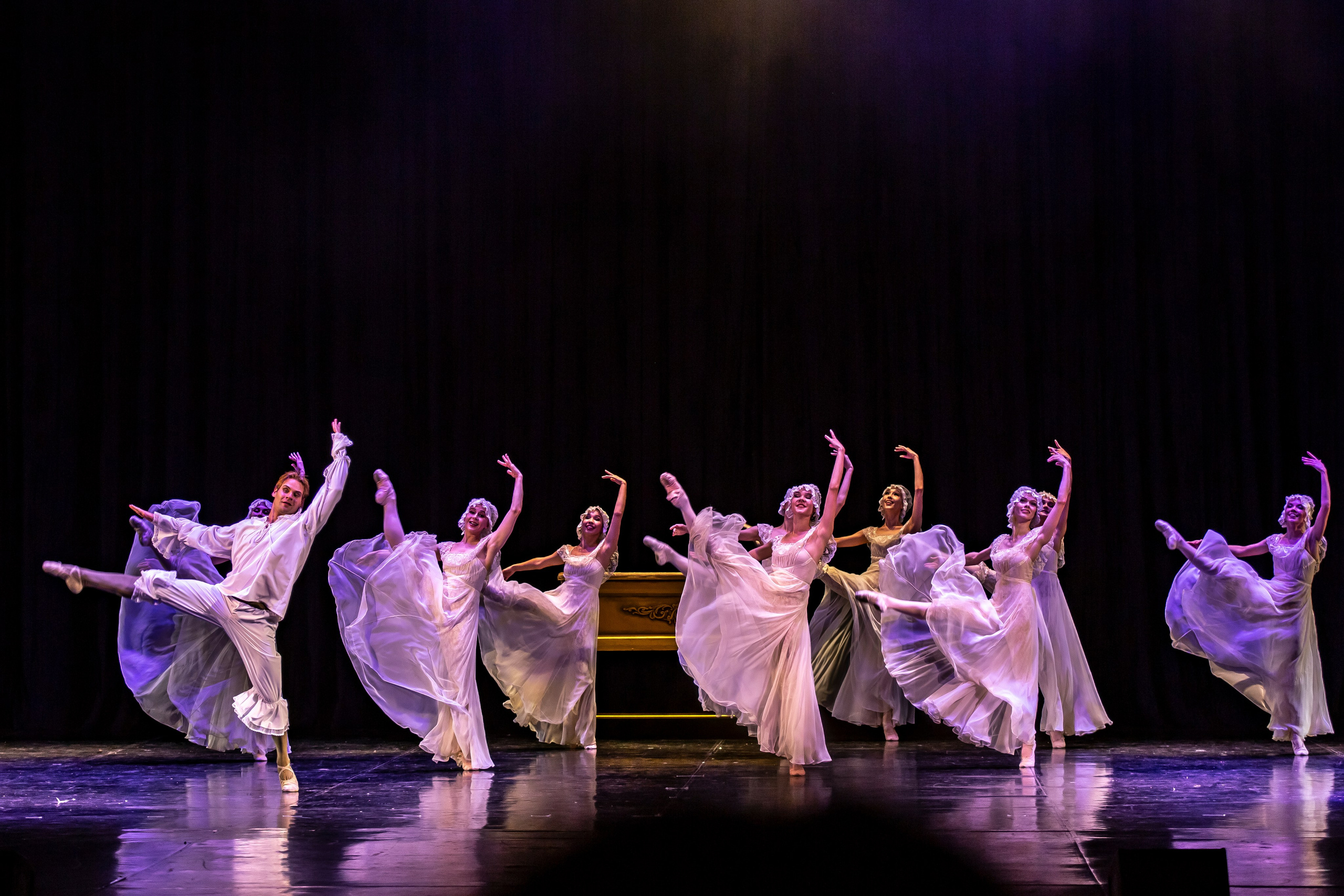 Русский Гамлет спектакль премьера Марийского театра оперы и балета в Зимнем театре г. Сочи. Фотограф в Сочи Юрий Шептаев