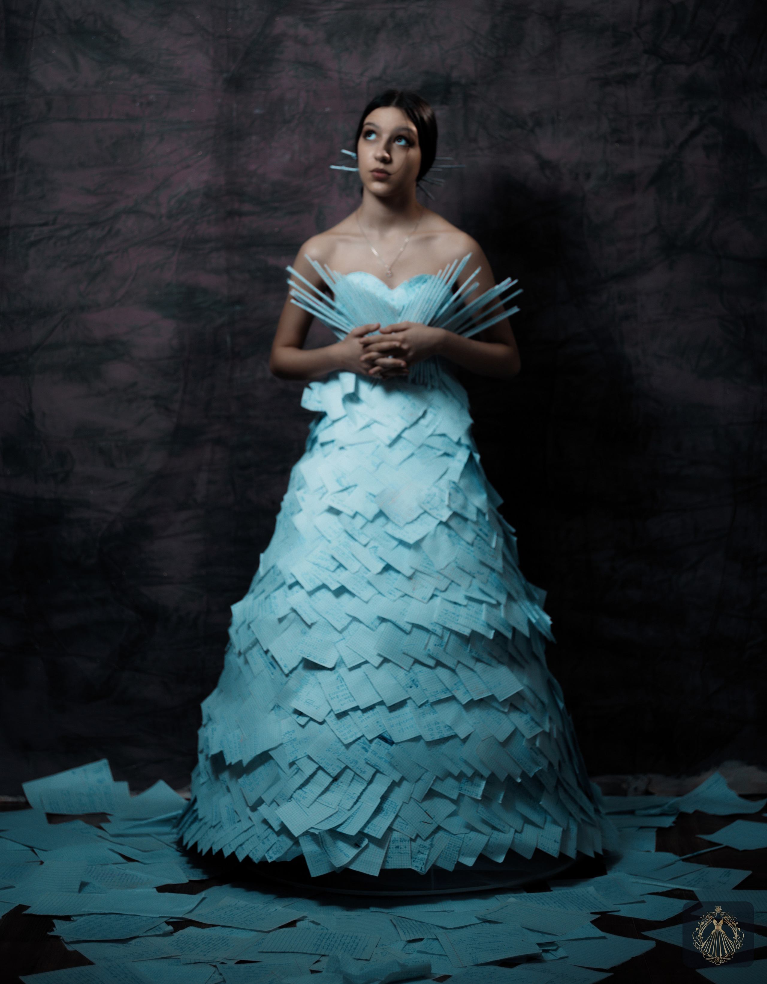 Бумажное платье. Портретный фотограф Денис Милютин