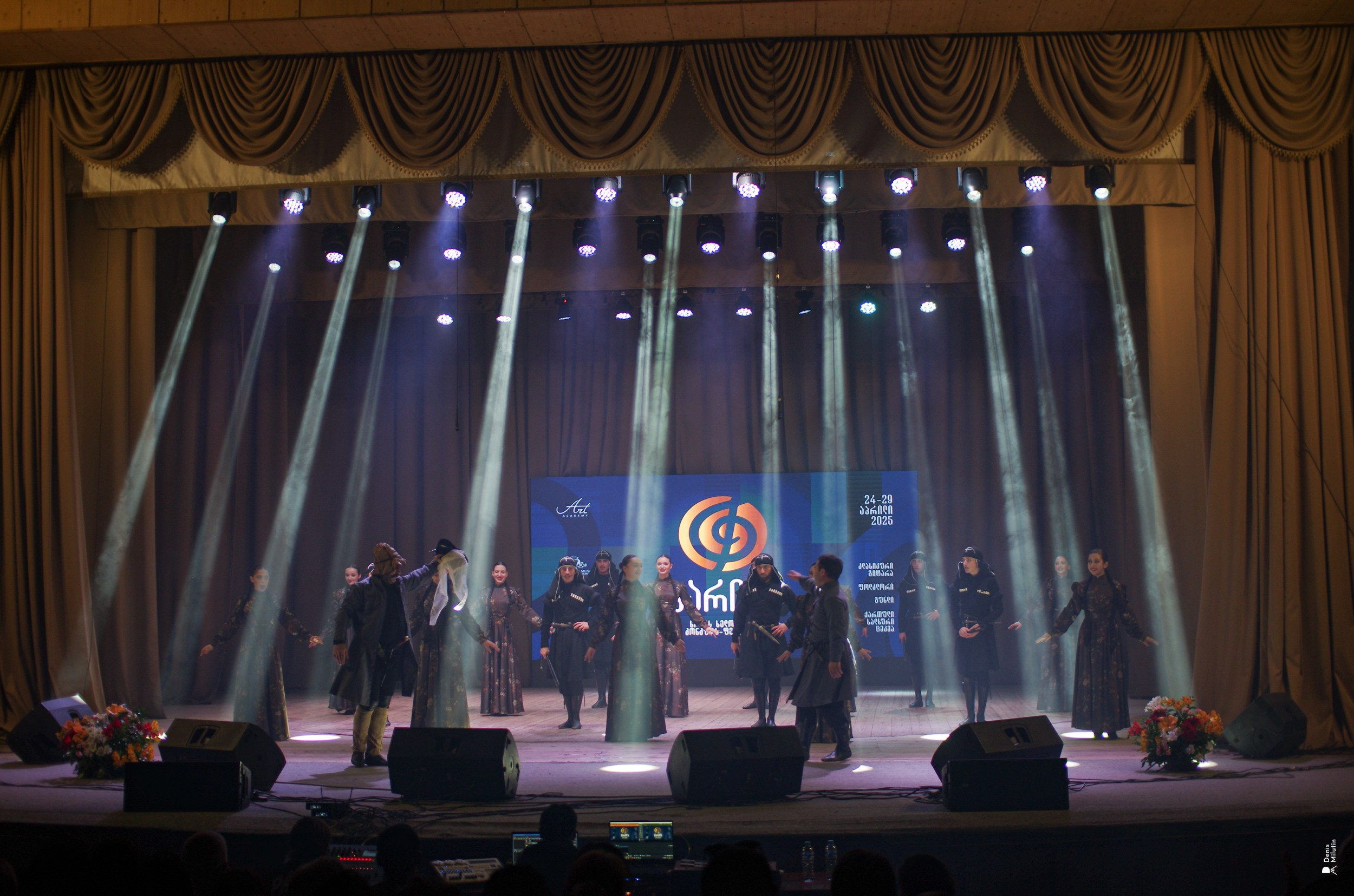 Танцы в Хоби. Портретный фотограф Денис Милютин