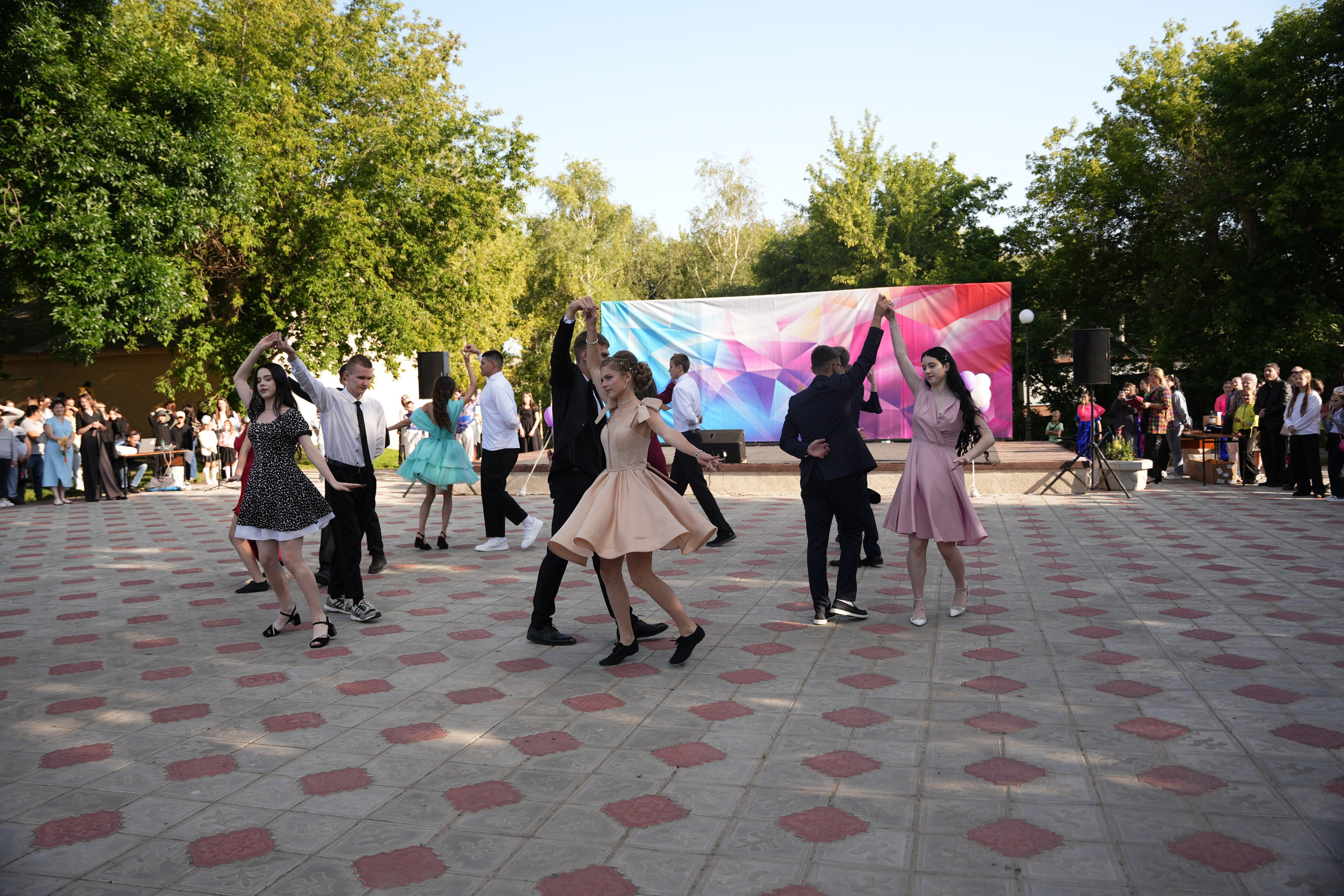 Выпускной в парке. Ольга Плаксина фотограф в Саратове